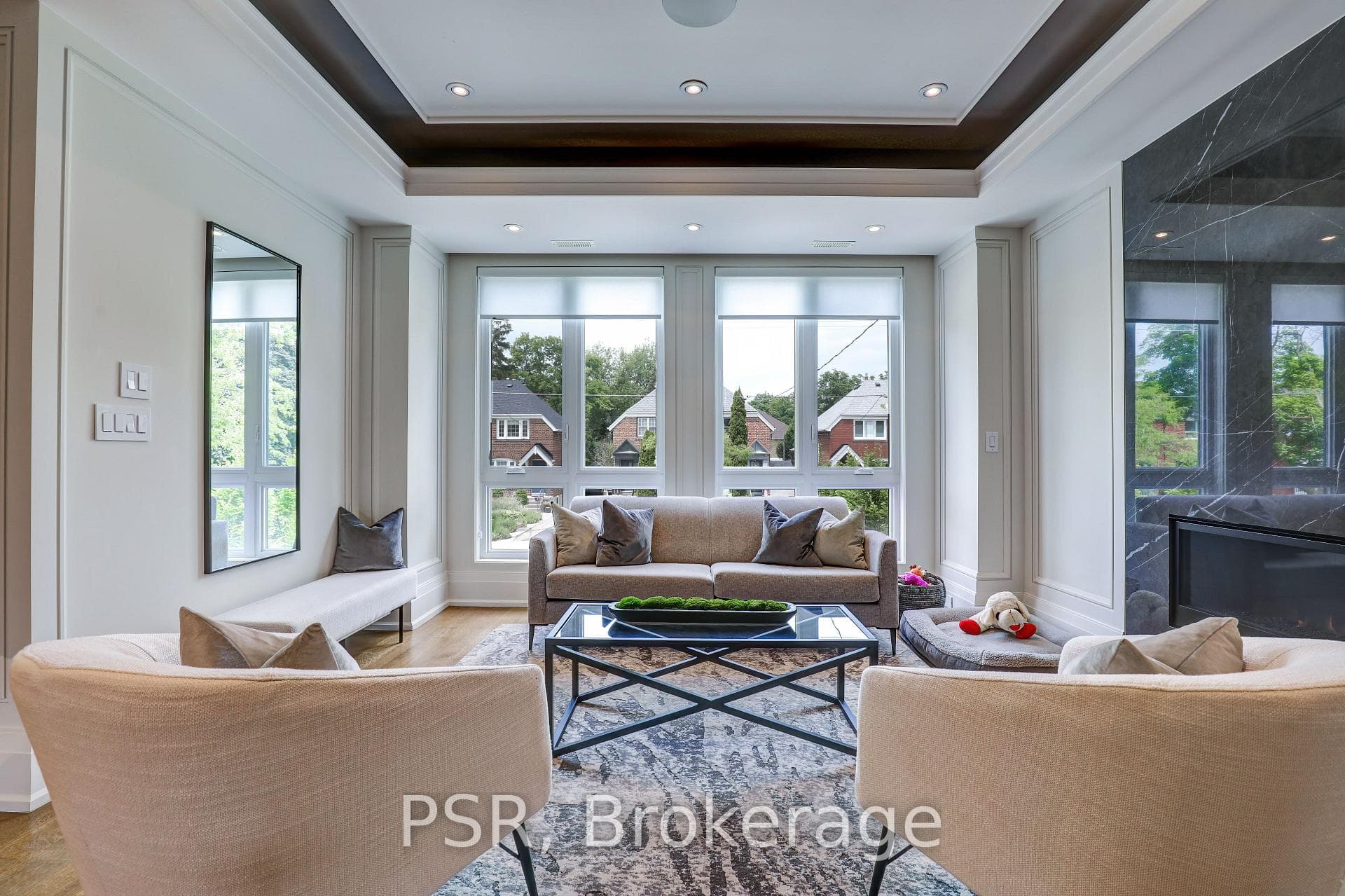 571 Broadway Avenue photo 6