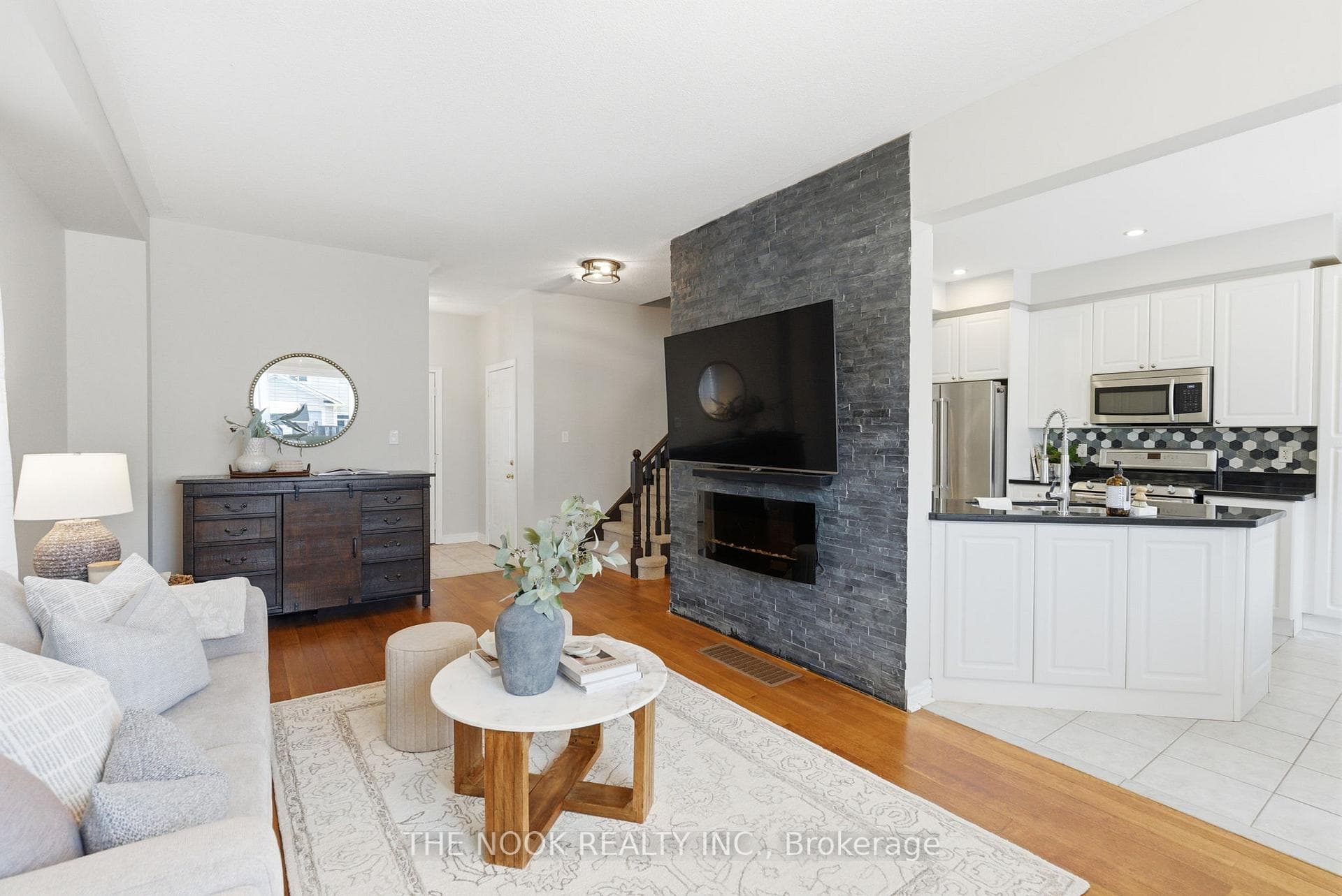8 Northgrove Crescent photo 7