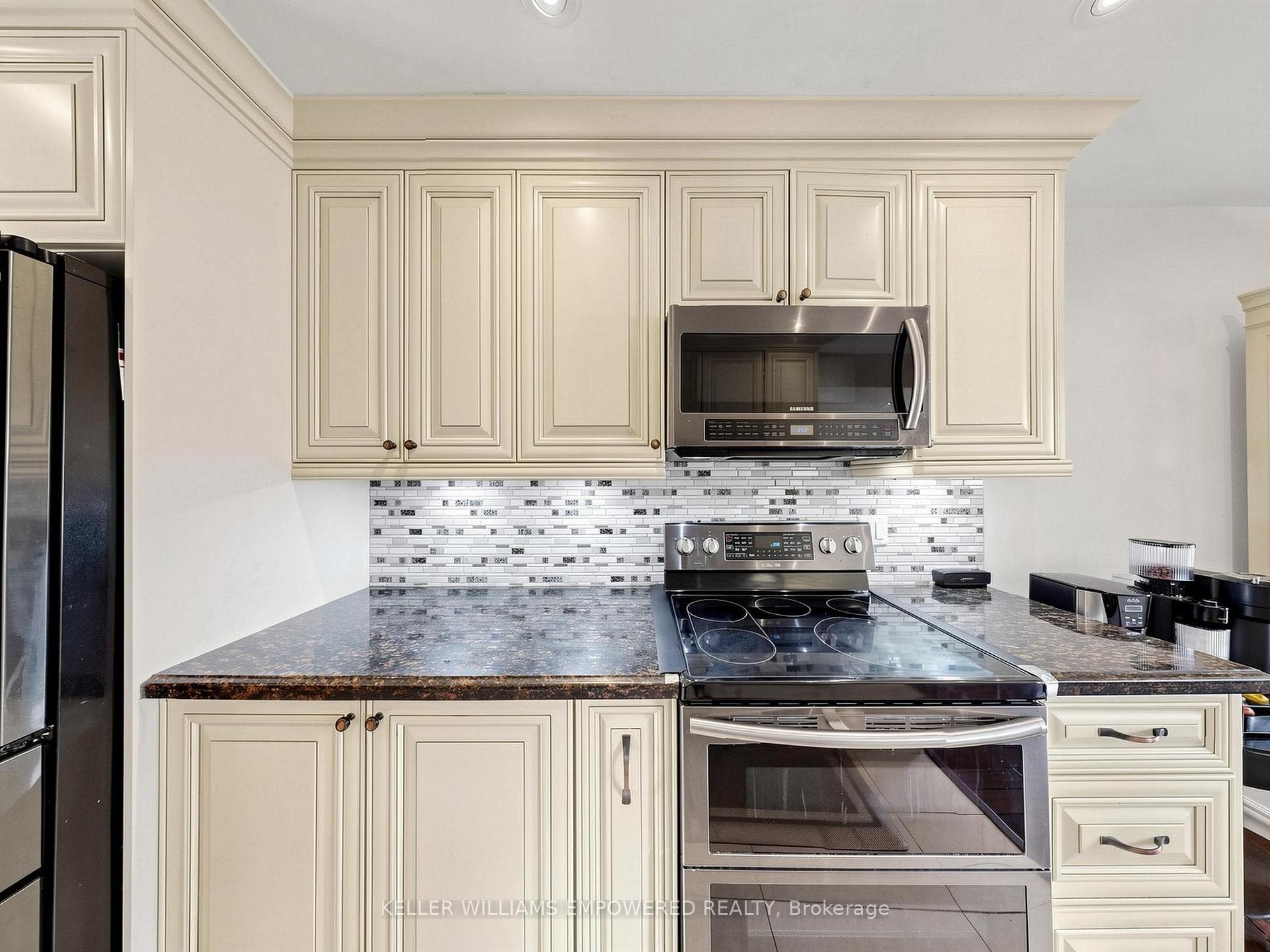 200 Castle Rock Drive photo 10