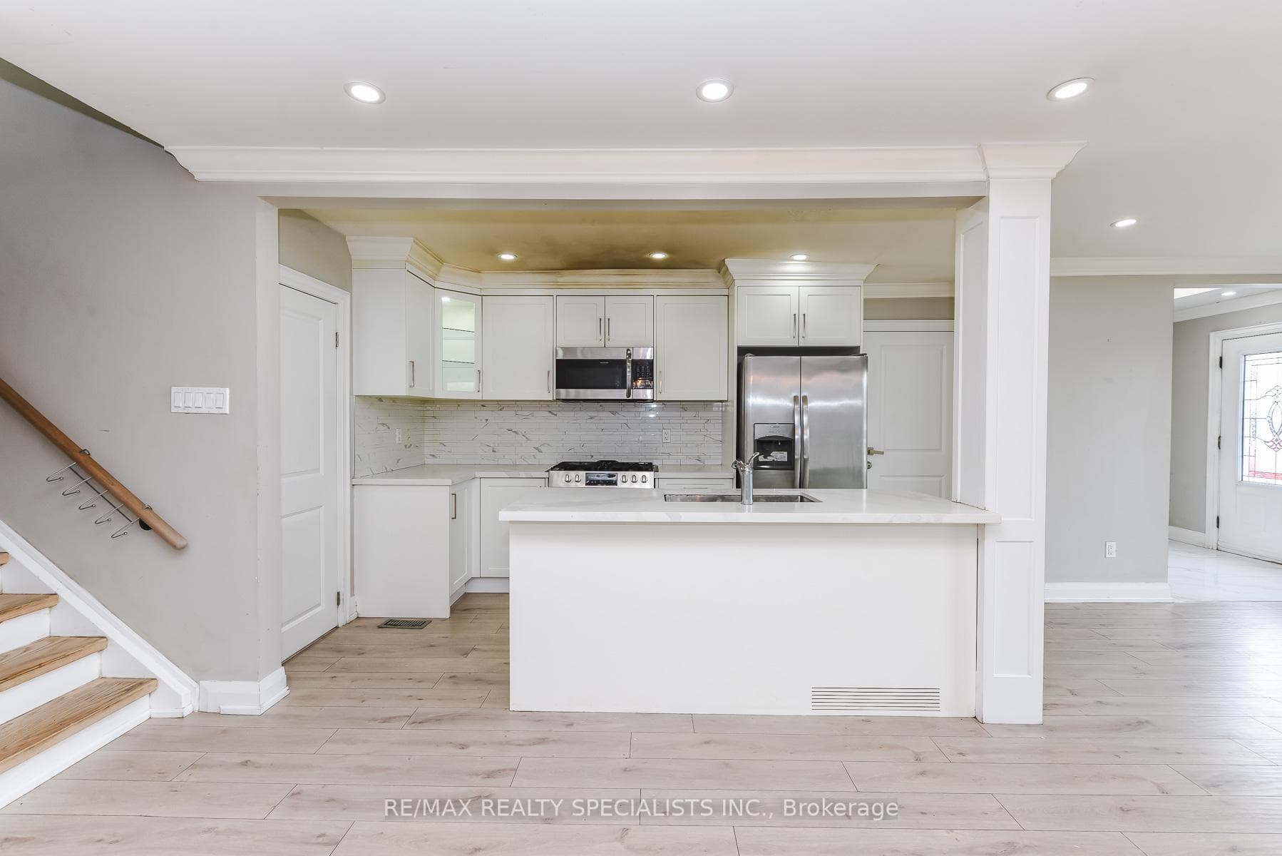 137 Avondale Boulevard photo 12
