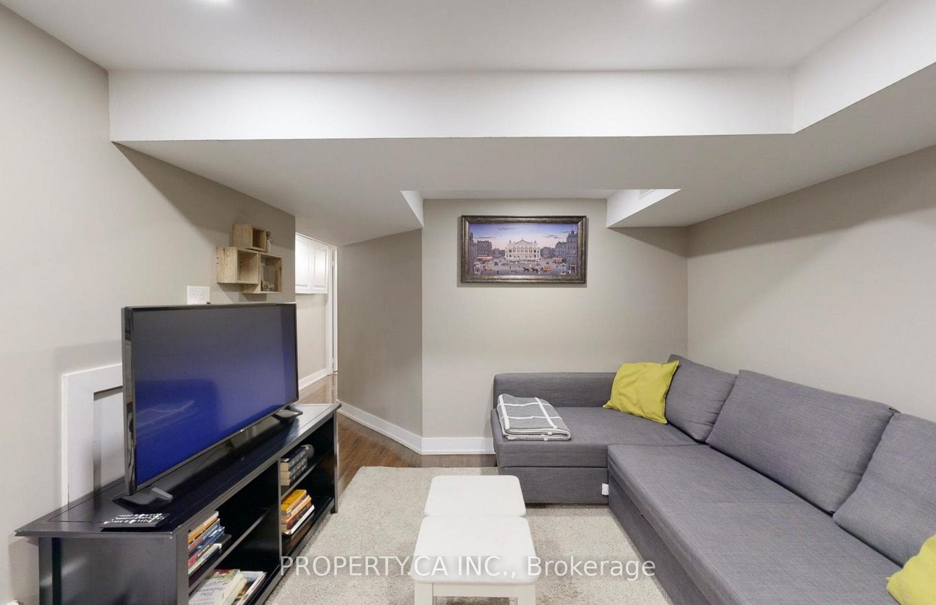 635 Christie Street Unit Lower photo 1