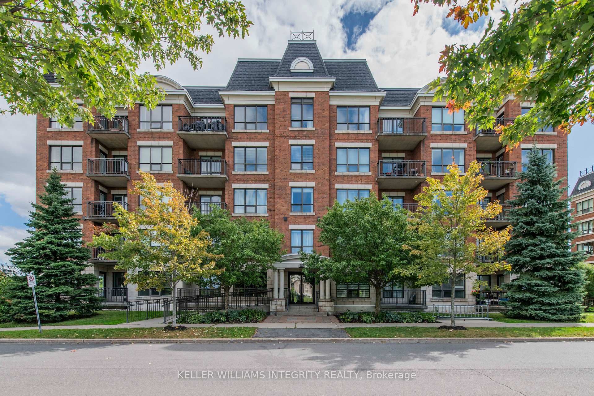 905 Beauparc Private Unit 219 photo 1