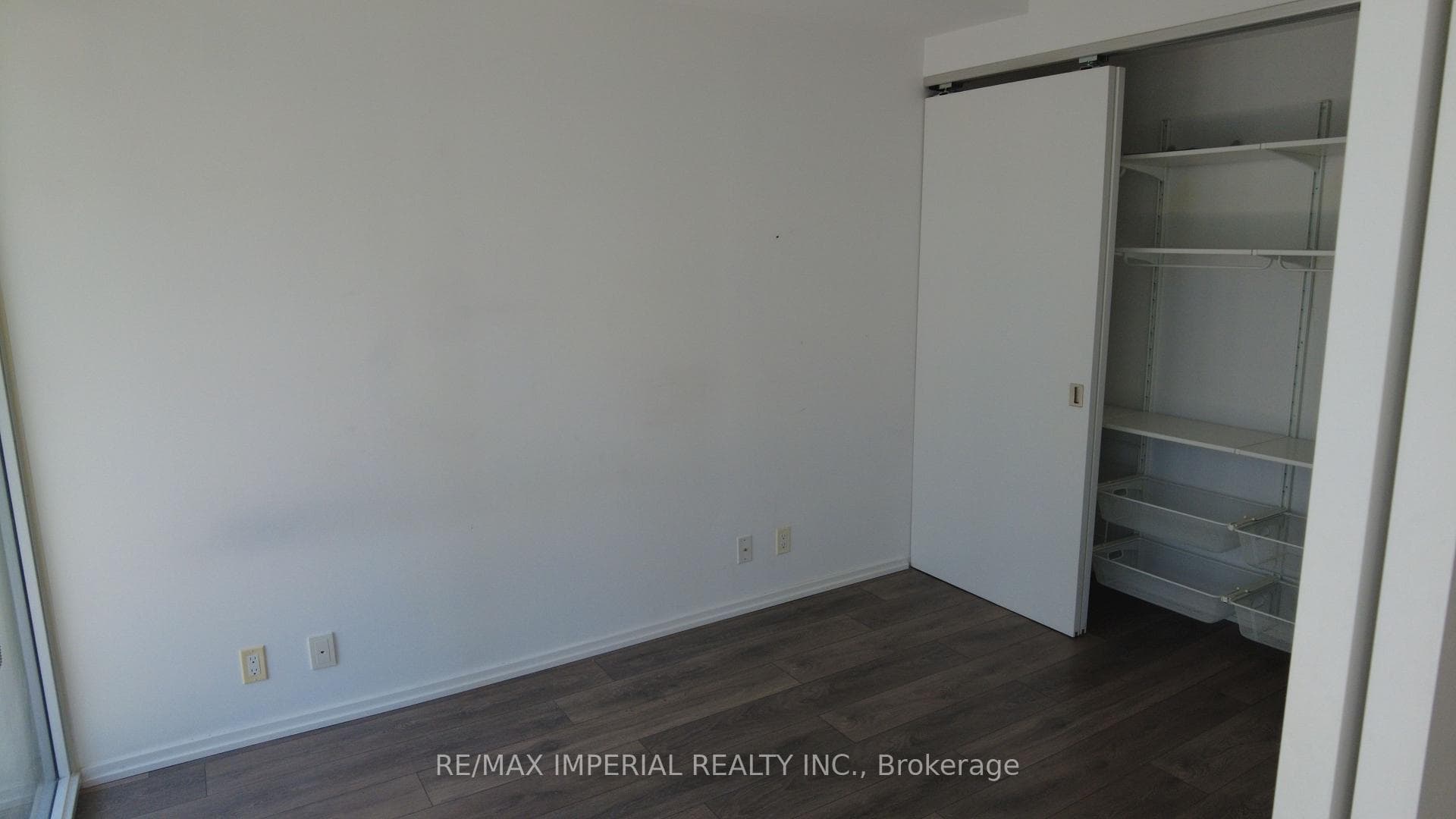 125 peter Street Unit 2411 photo 11