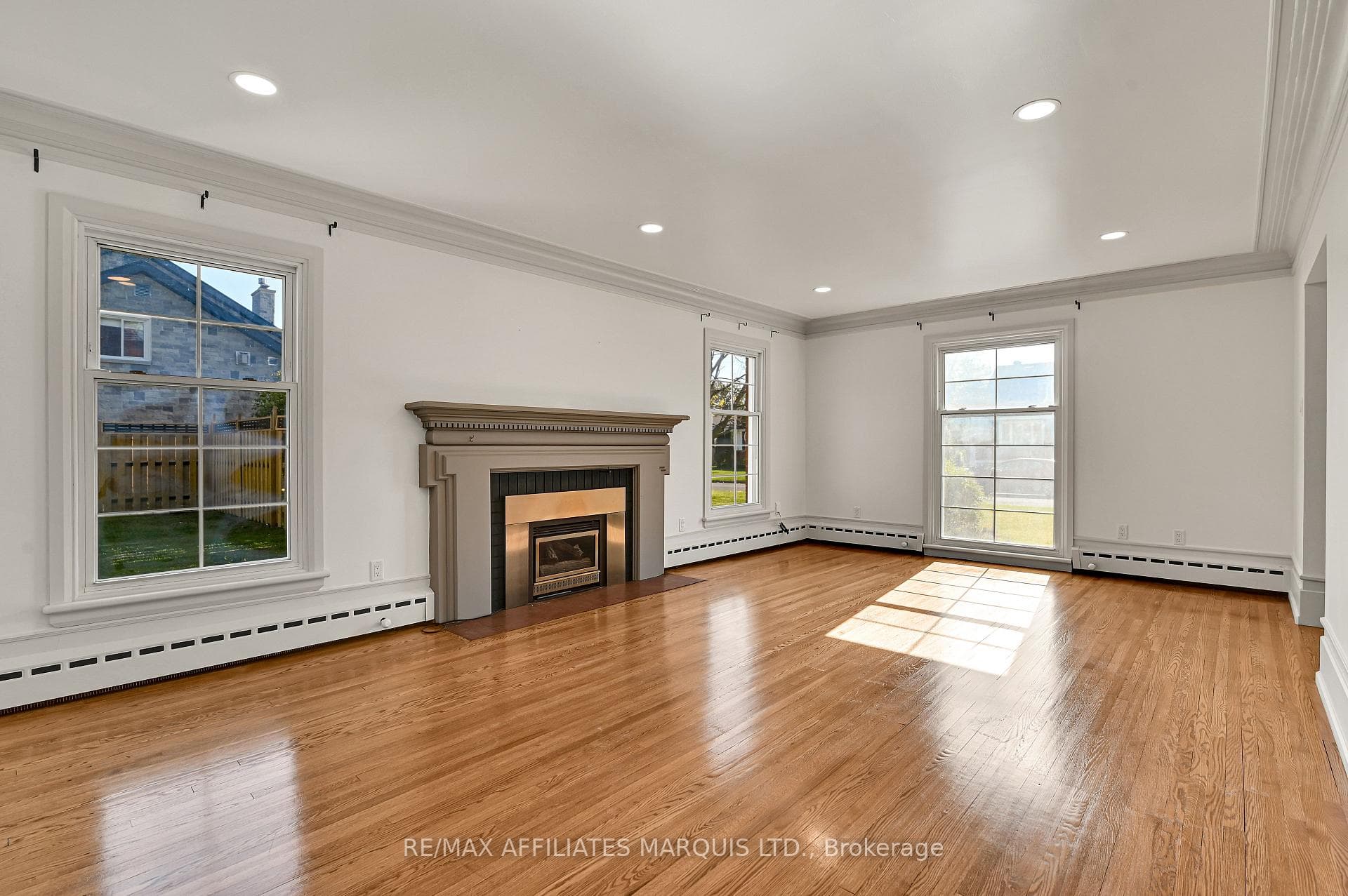 1603 Peter Street photo 12
