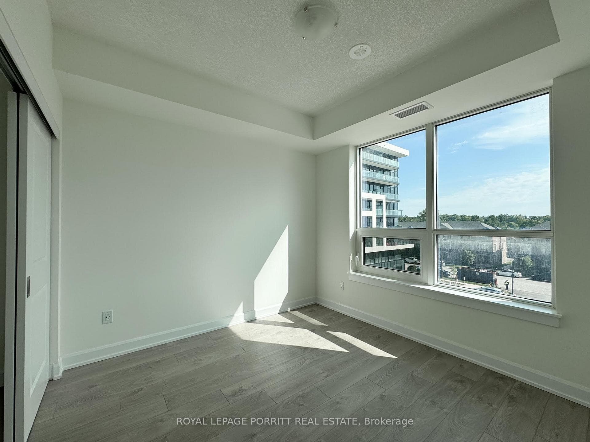 3220 William Coltson Avenue Unit 405 photo 6