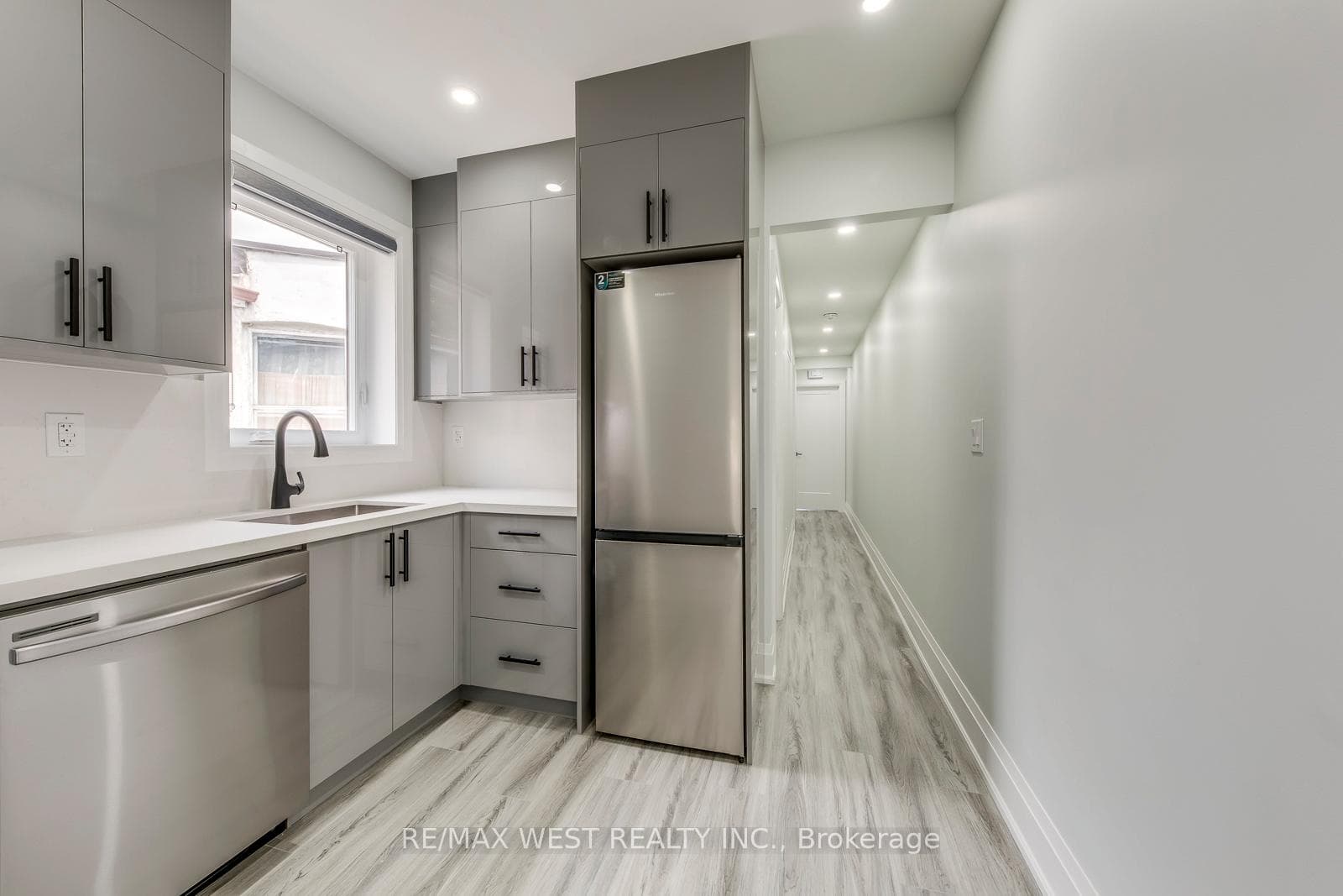 1190 Ossington Avenue Unit 2 photo 8