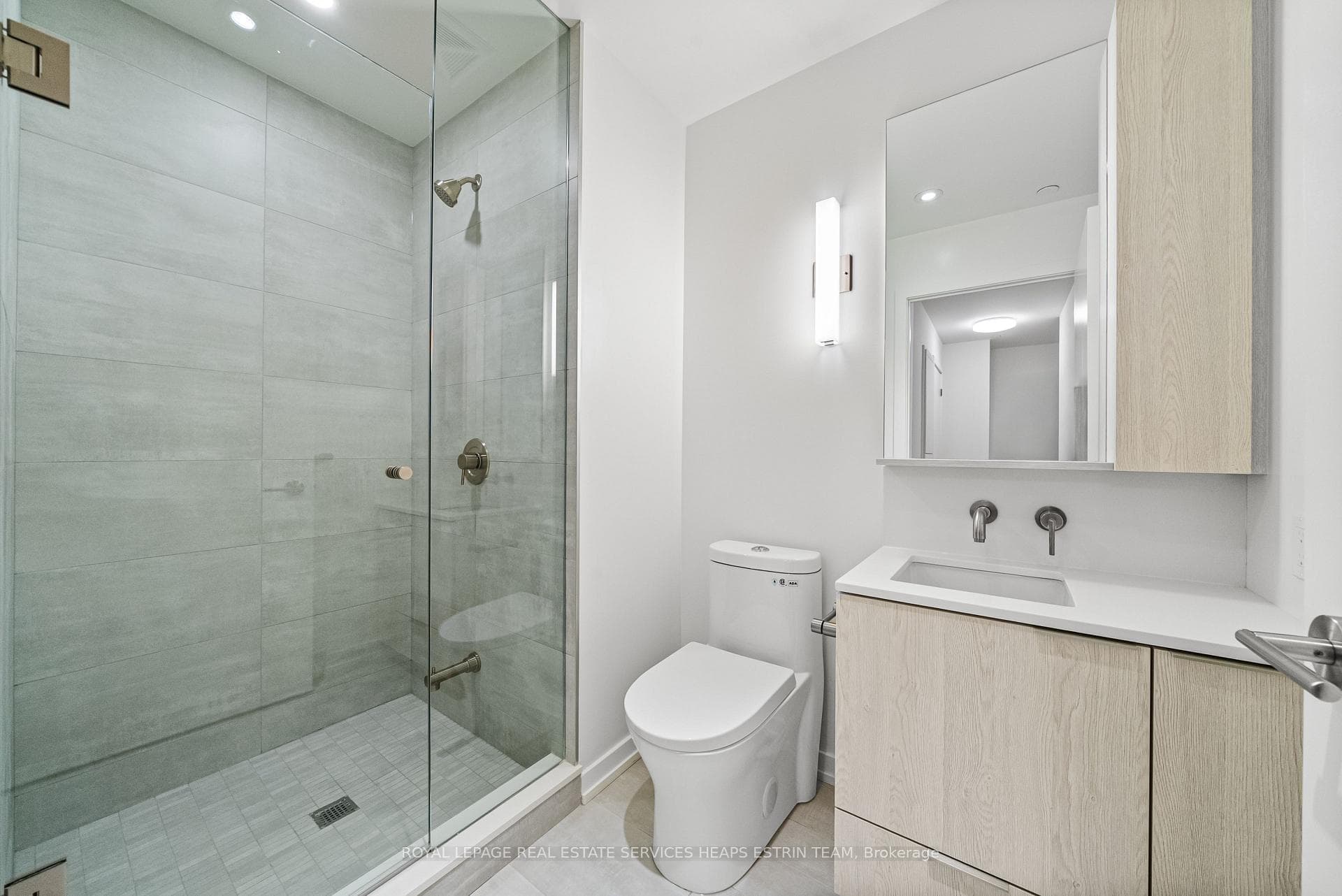 2nd Bathroom