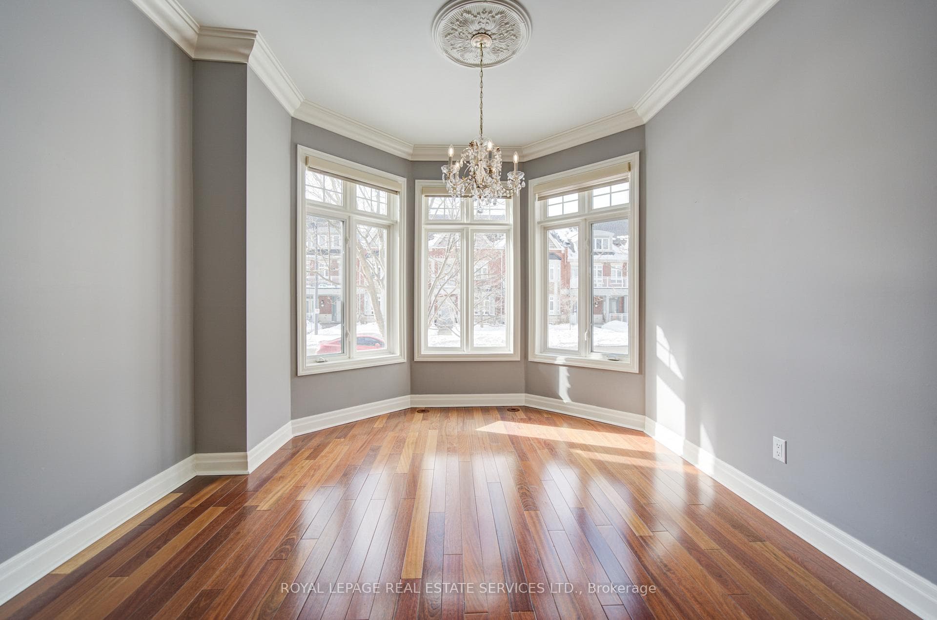 115 St. Lawrence Drive photo 8