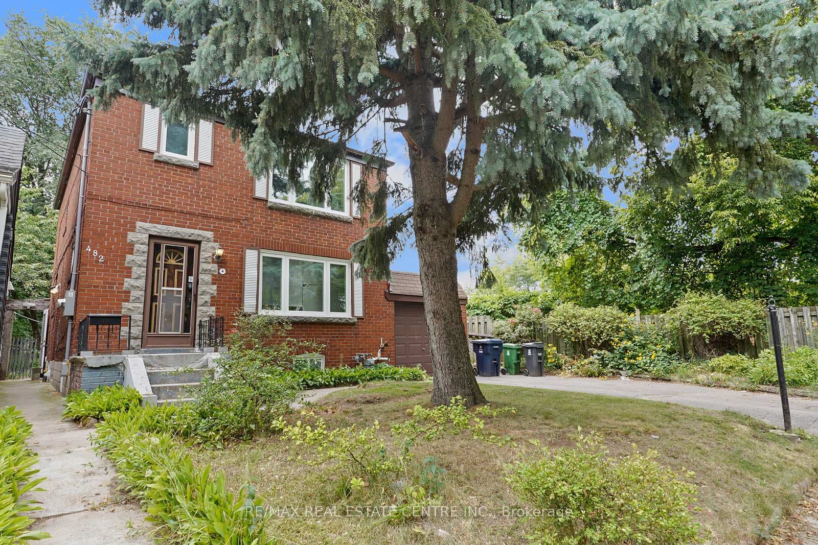 482 Rhodes Avenue Unit Lower photo 6