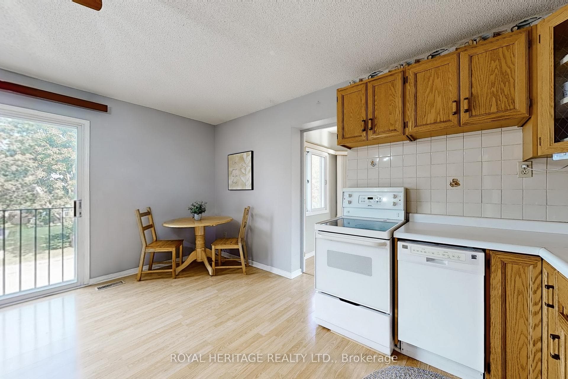 22 Birdsilver Gardens photo 9
