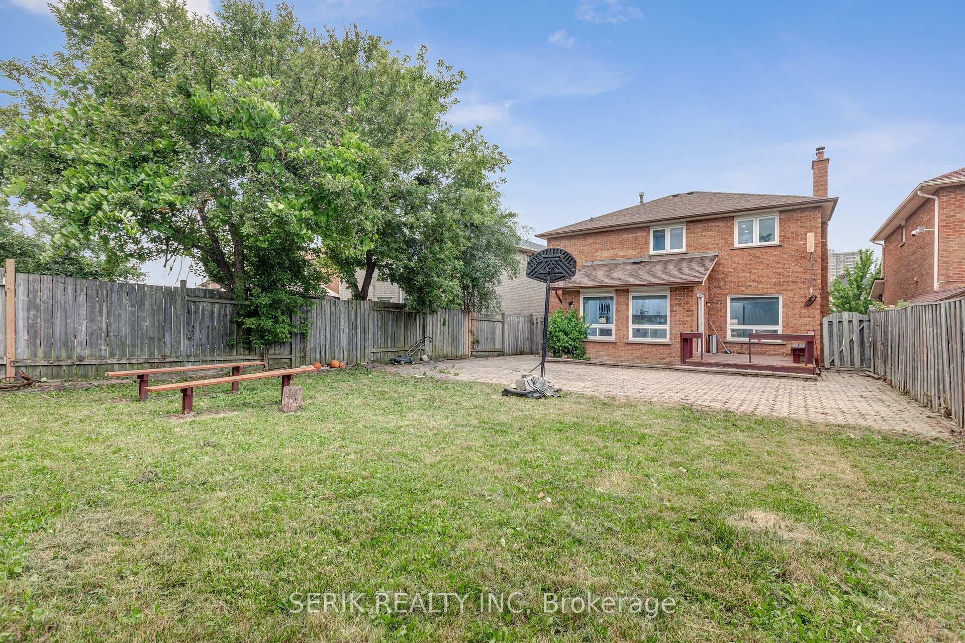 110 Havelock Drive photo 36