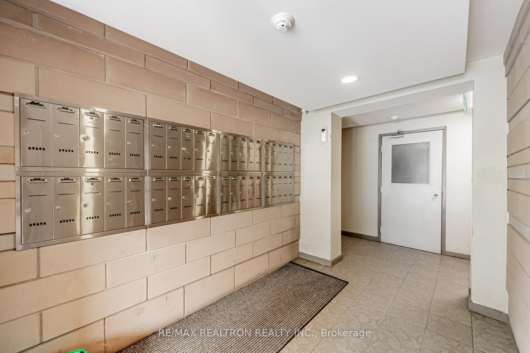 165 Colborne Avenue Unit 202 photo 21