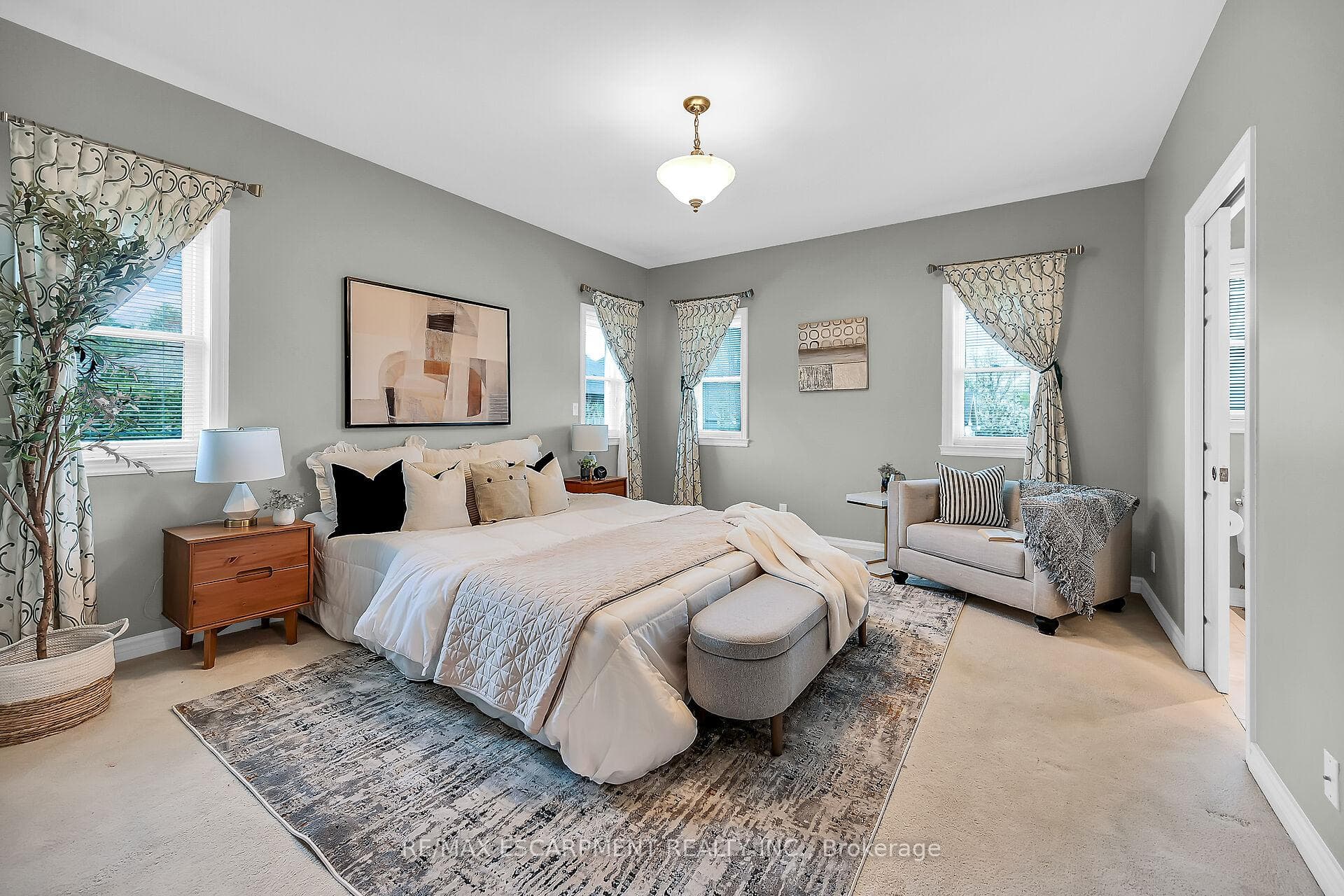 186 DONJON Boulevard photo 21