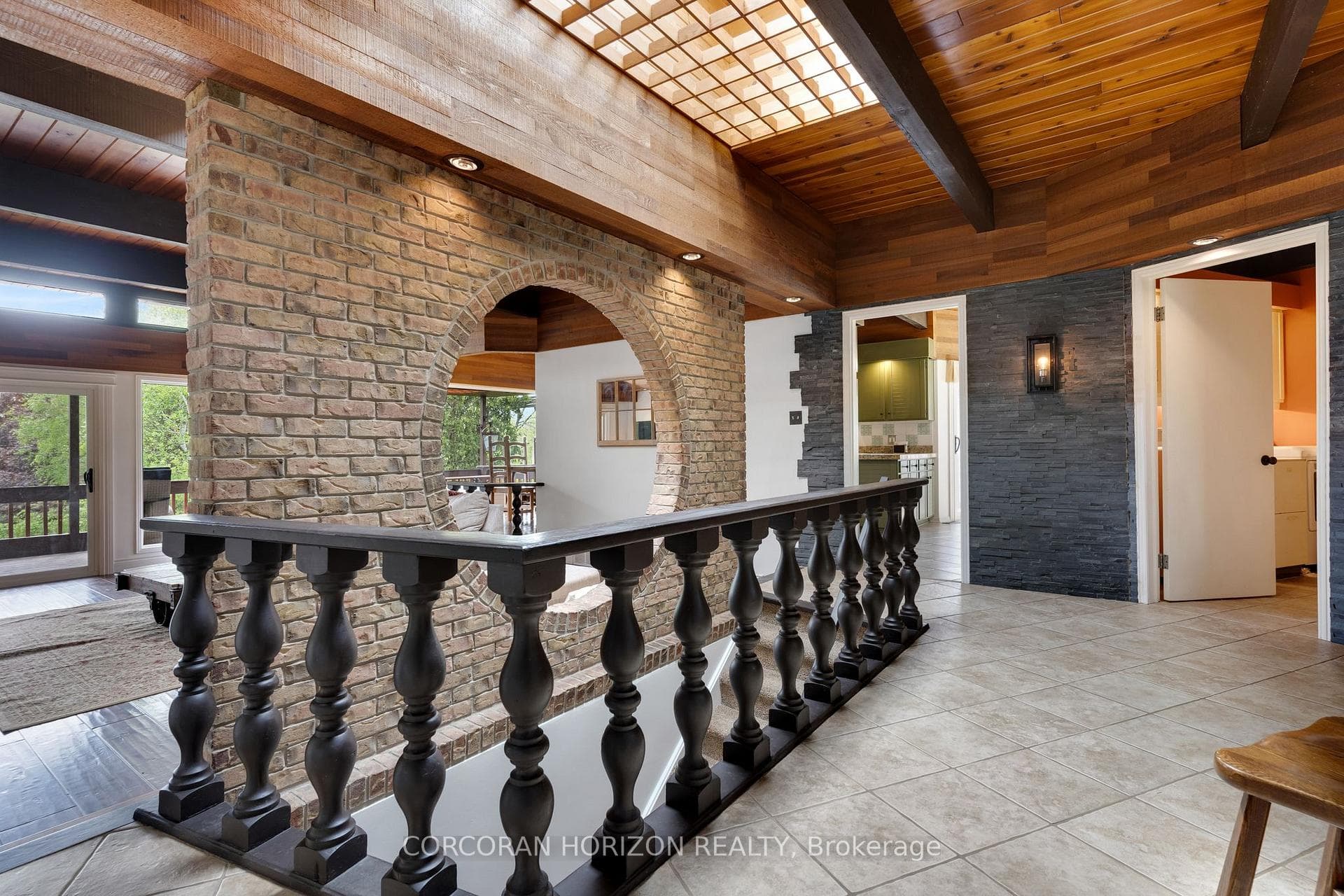 565 Fountain Street photo 9