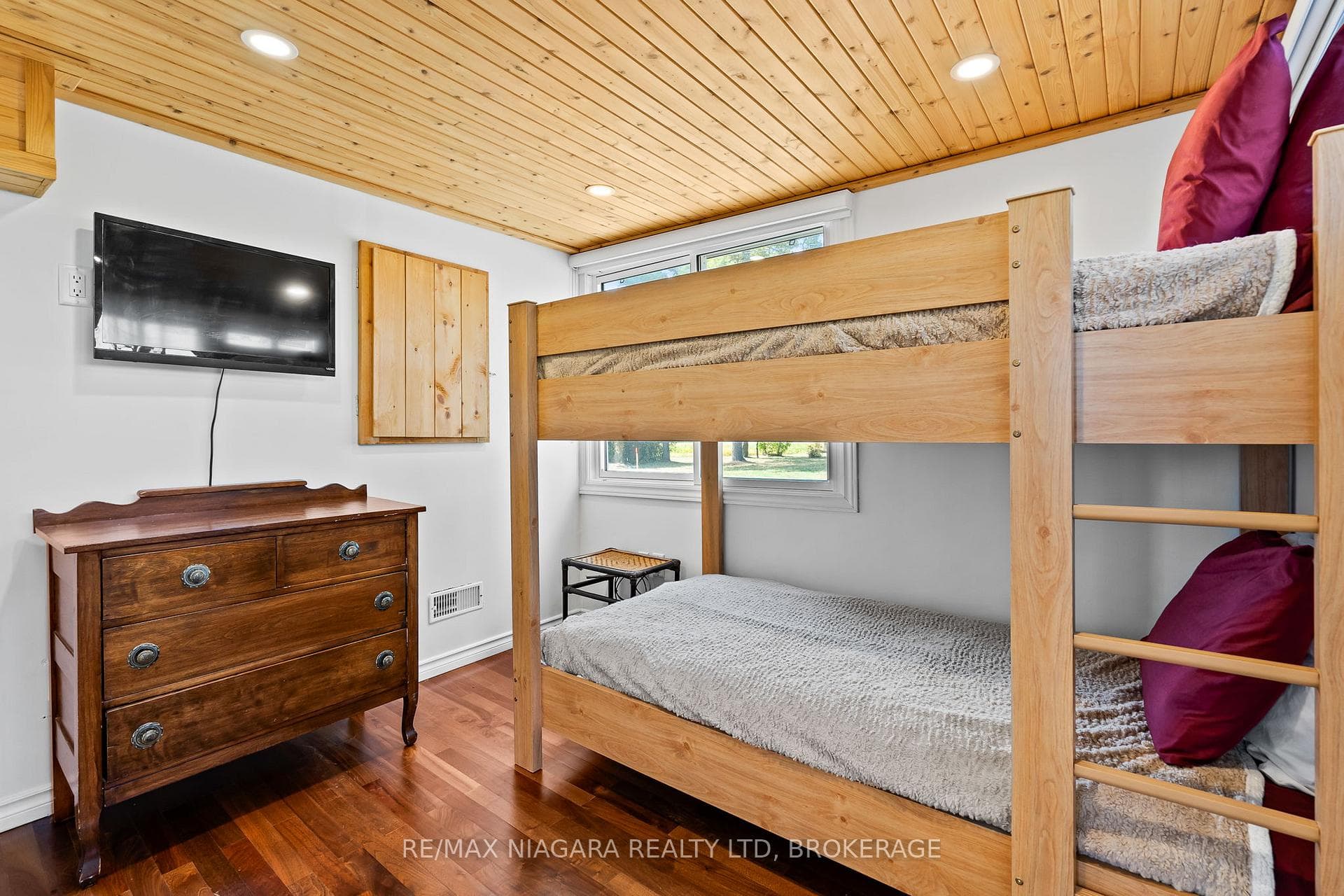 105 LIGHTHOUSE Drive photo 19