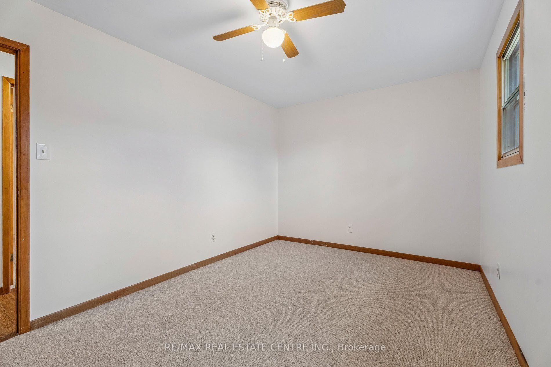 449 Mosley Street photo 22