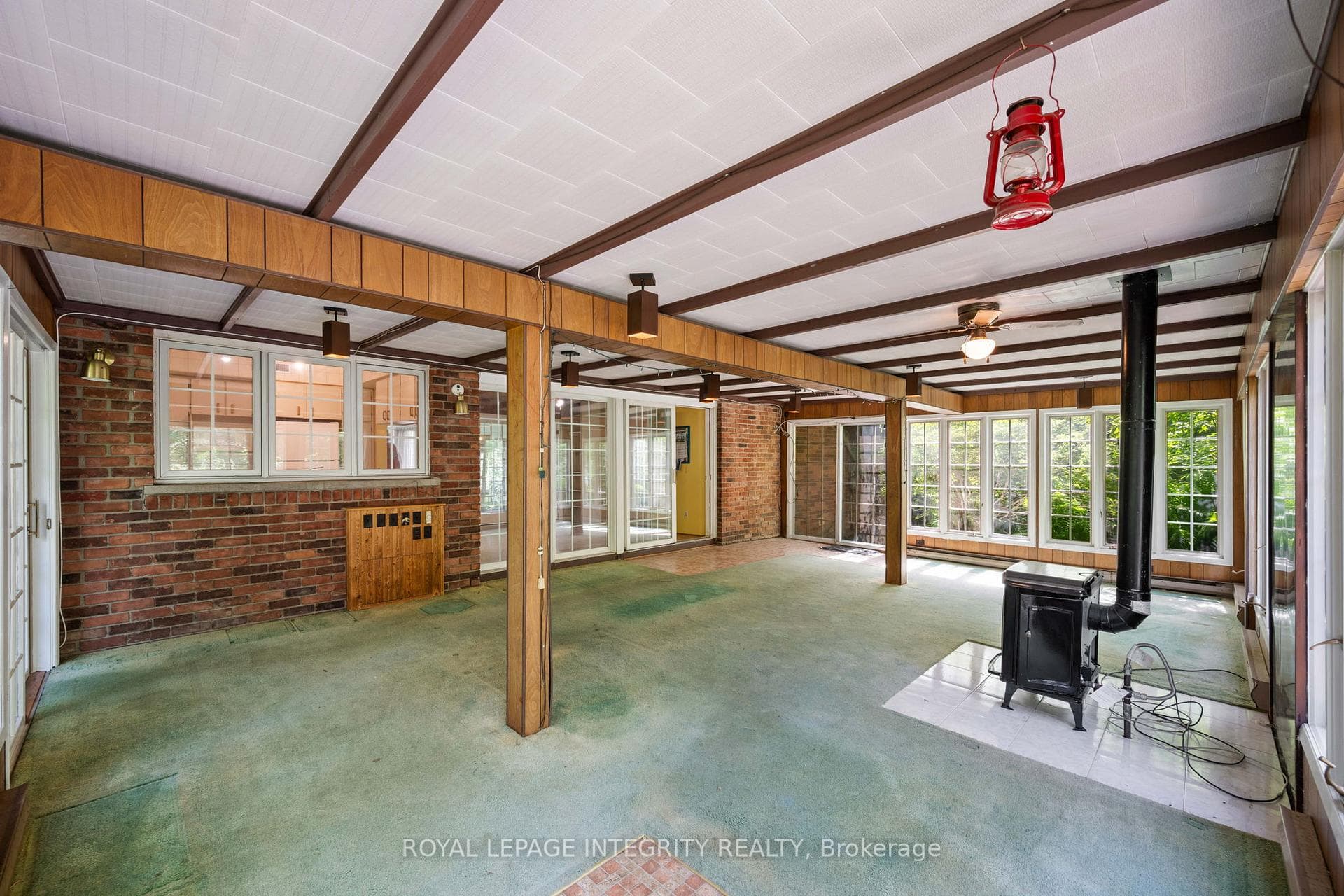 39 Mohawk Crescent photo 14
