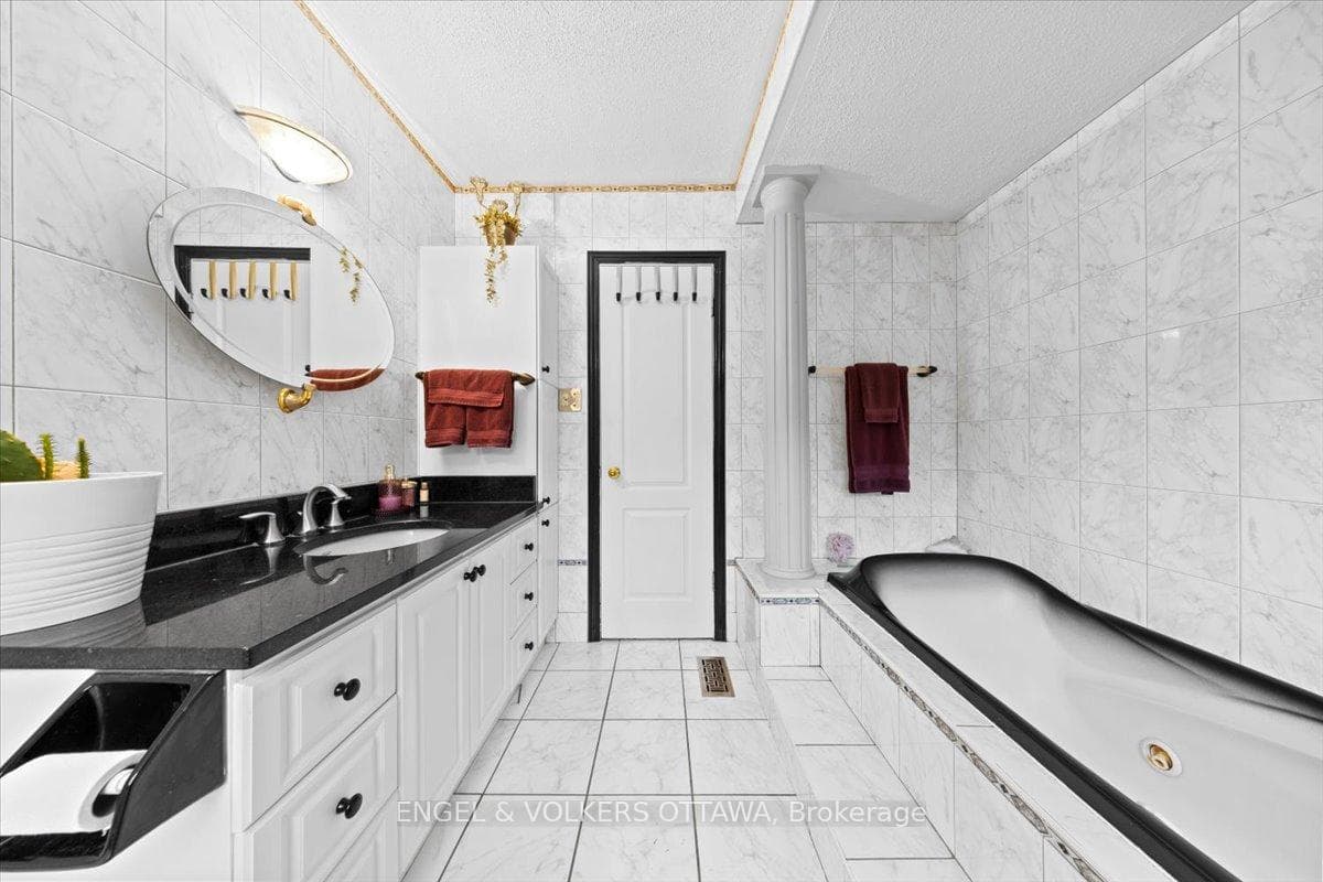 4841 Torbolton Ridge photo 31