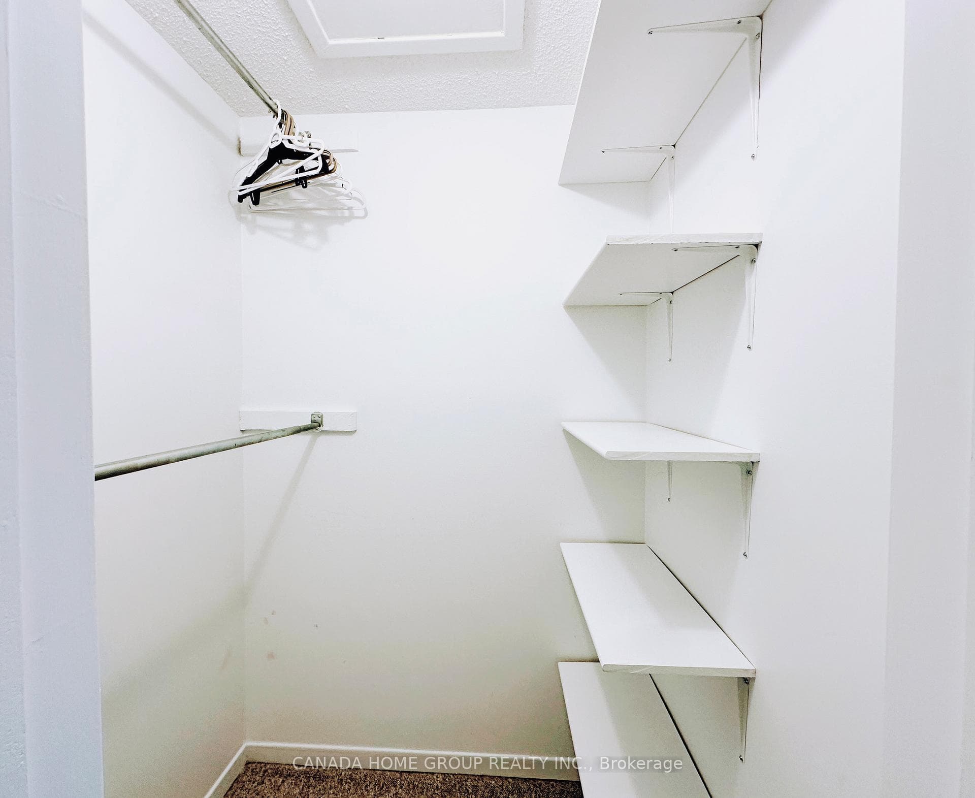 303 Riel Drive photo 17