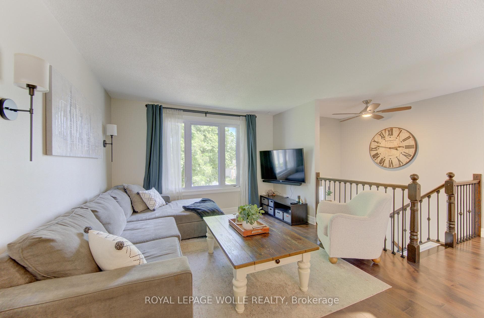 143 Dawn Crescent photo 9