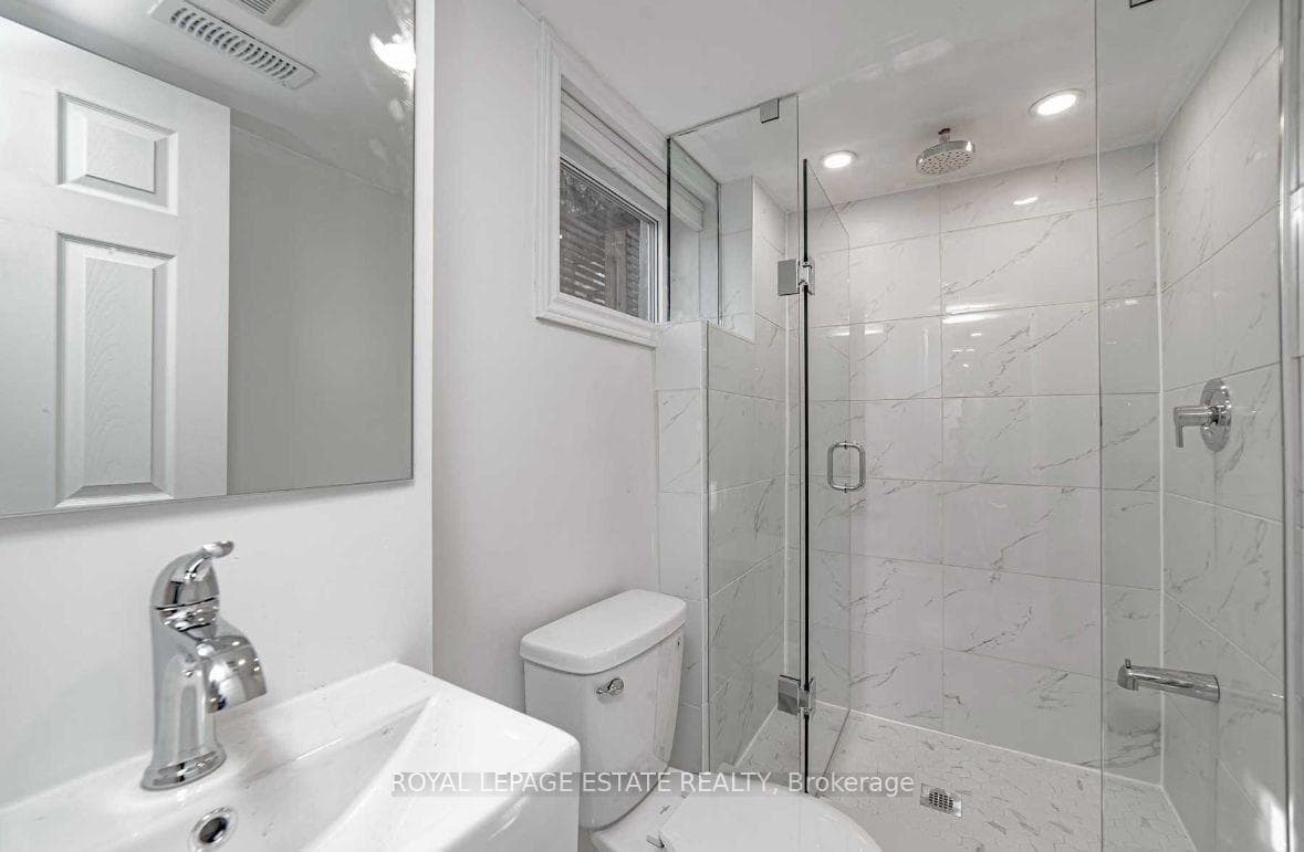 568 Woodbine Avenue Unit B photo 7