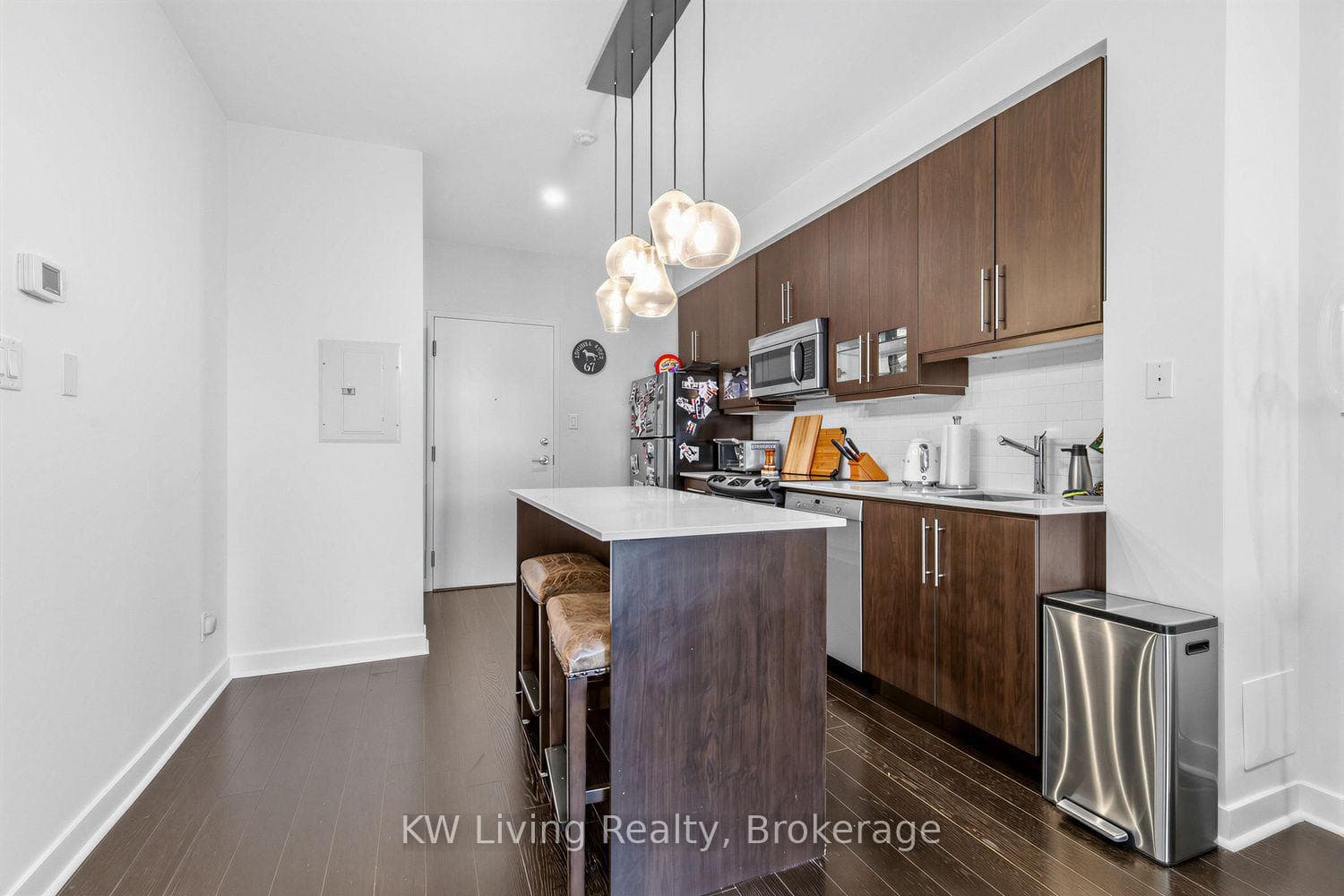 1171 Queen Street Unit 305 photo 2