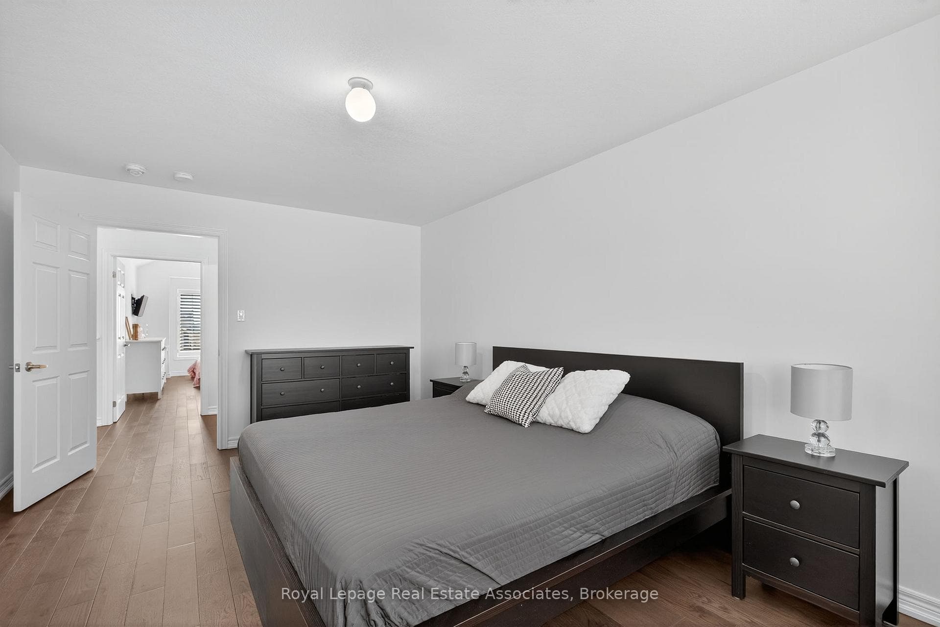 113 Sutcliffe Way photo 19