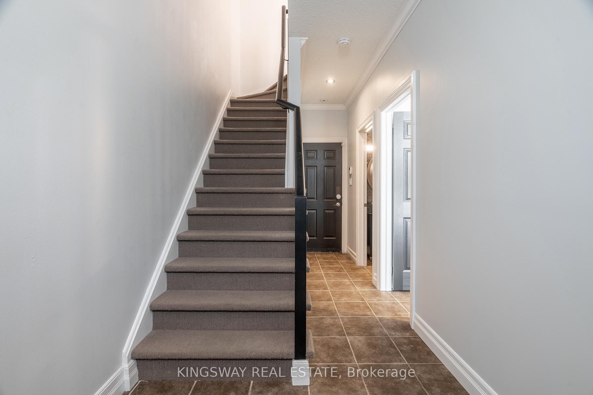 3076 Lake Shore Blvd. W. Boulevard Unit 3 photo 2