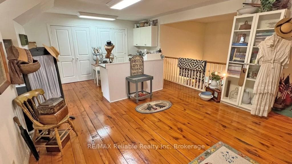 2nd Floor loft