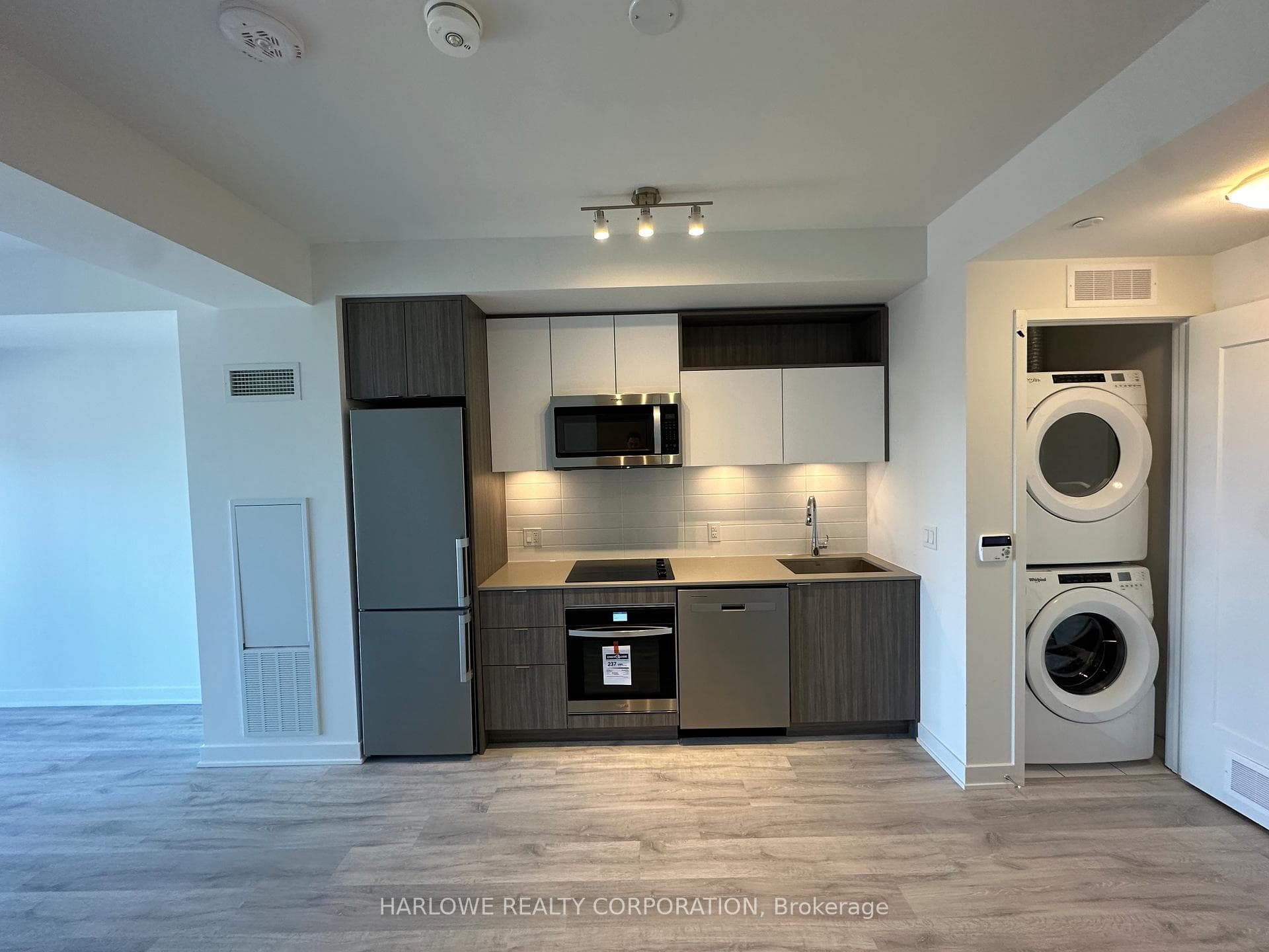70 Princess Street Unit 1609 E photo 2