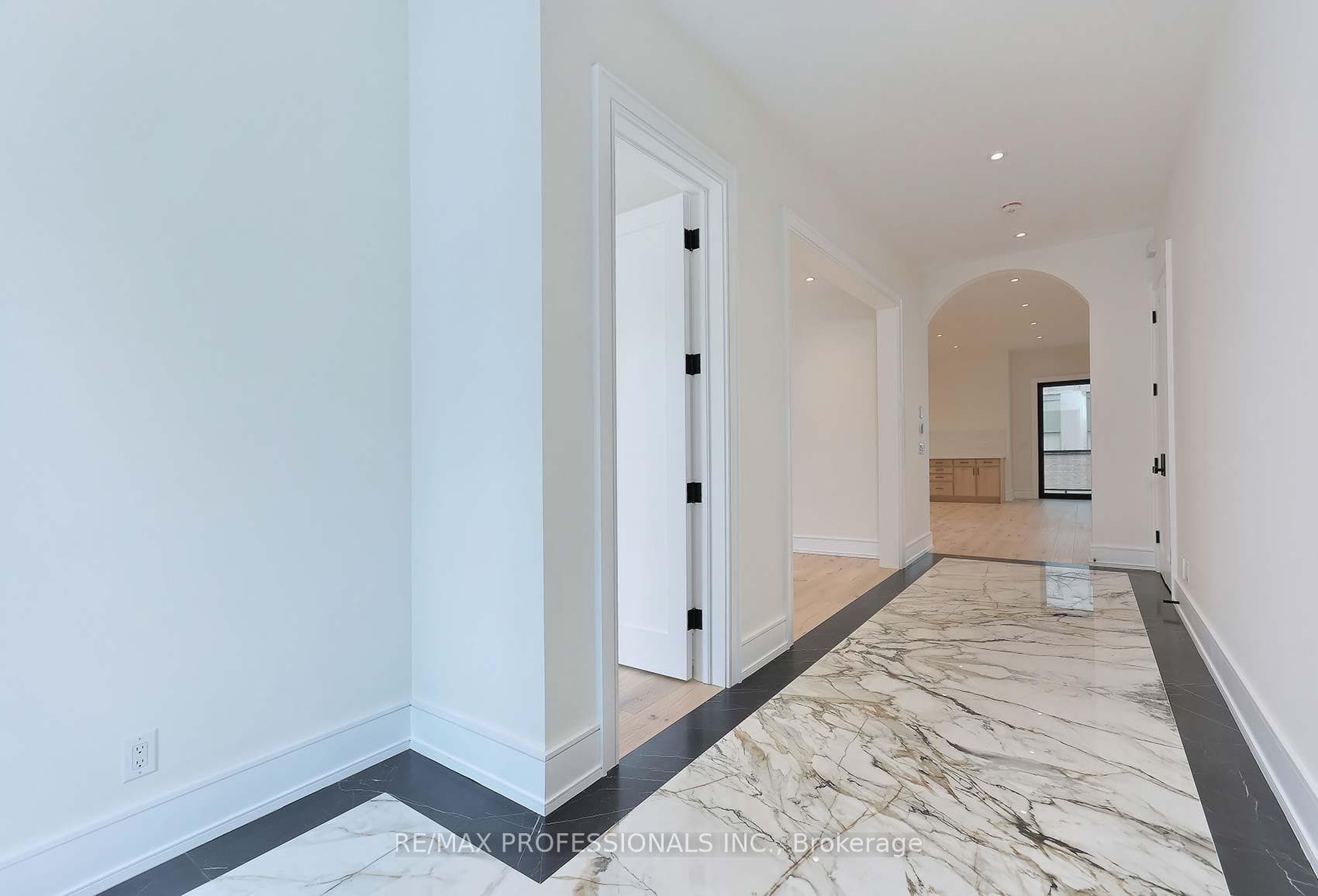 18 Fairholme Avenue photo 4