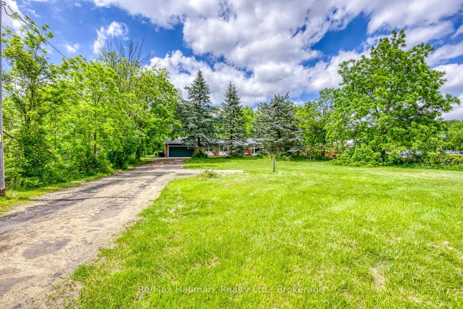 5371 Dundas Street photo 43