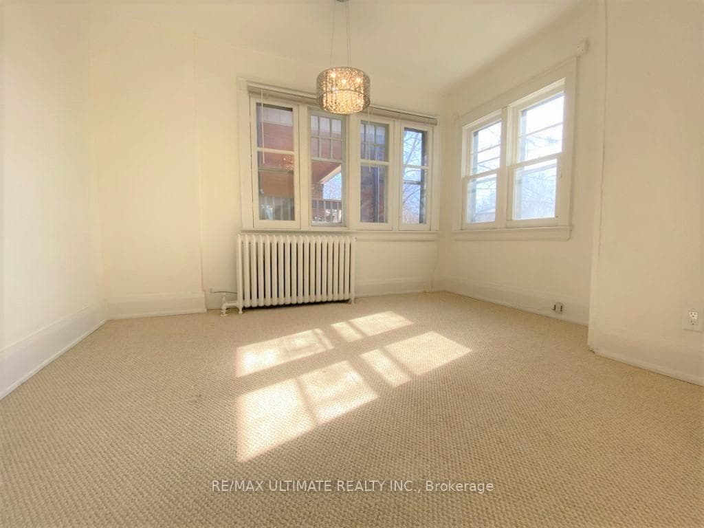 533 Kingston Road photo 44