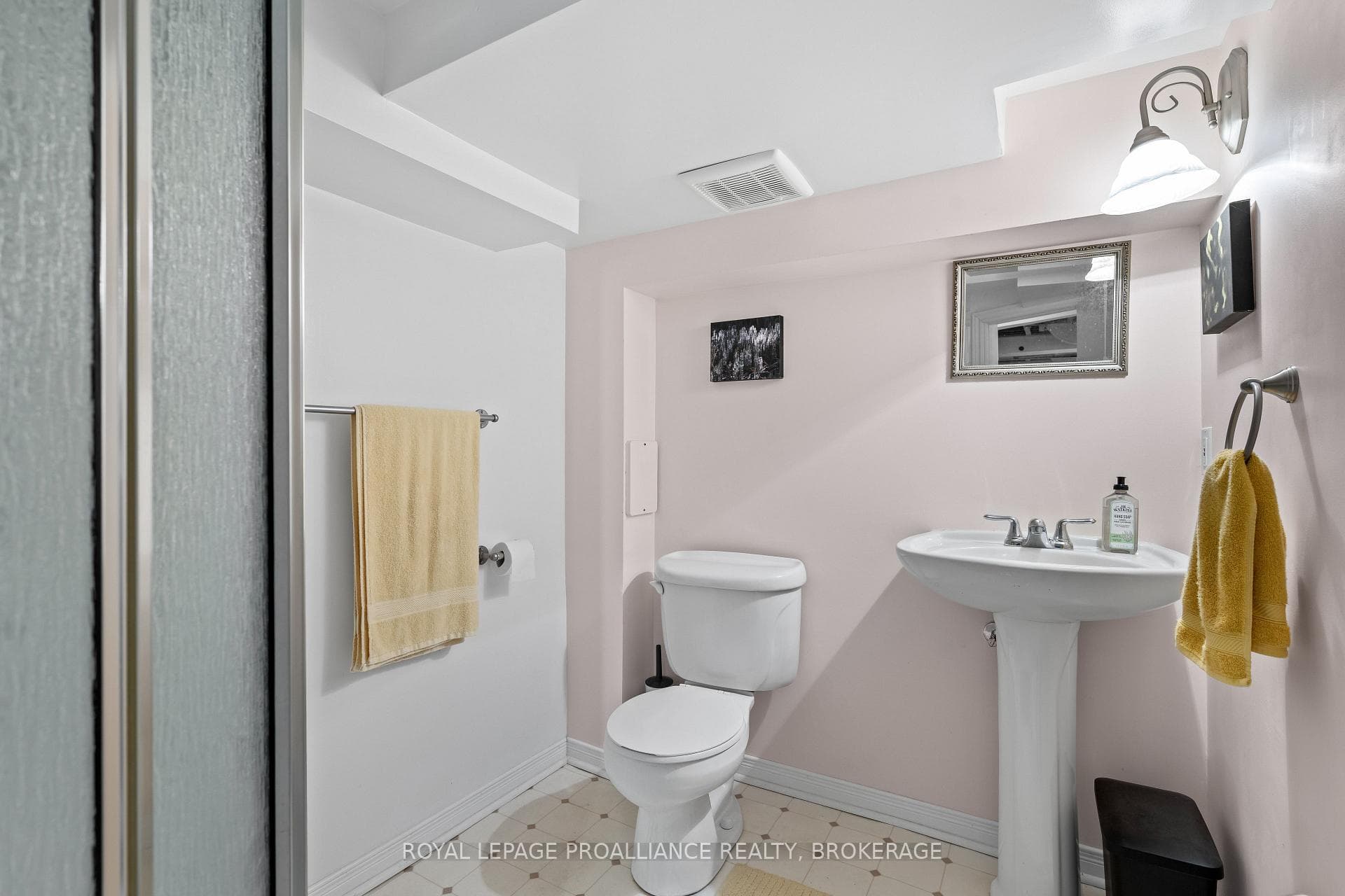 12 Westmoreland Road photo 38