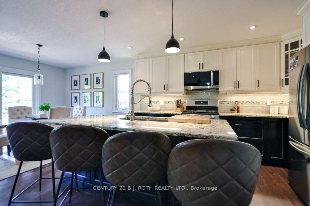 36 MERRINGTON Avenue photo 16
