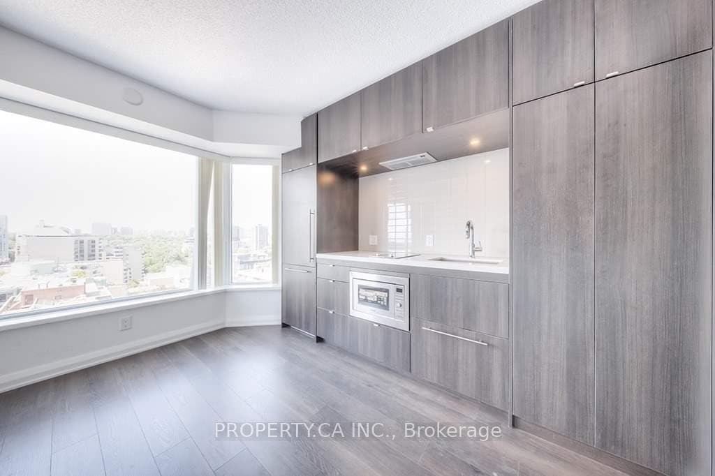 155 Yorkville Avenue Unit 1520 photo 1