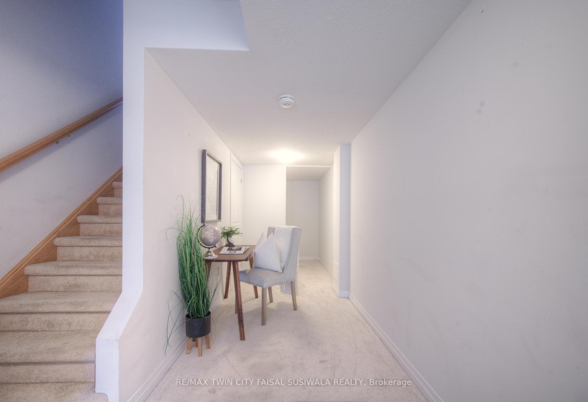 51 Sparrow Avenue Unit 32 photo 2