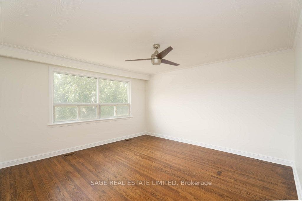 16 Simpson Avenue Unit 3 photo 2