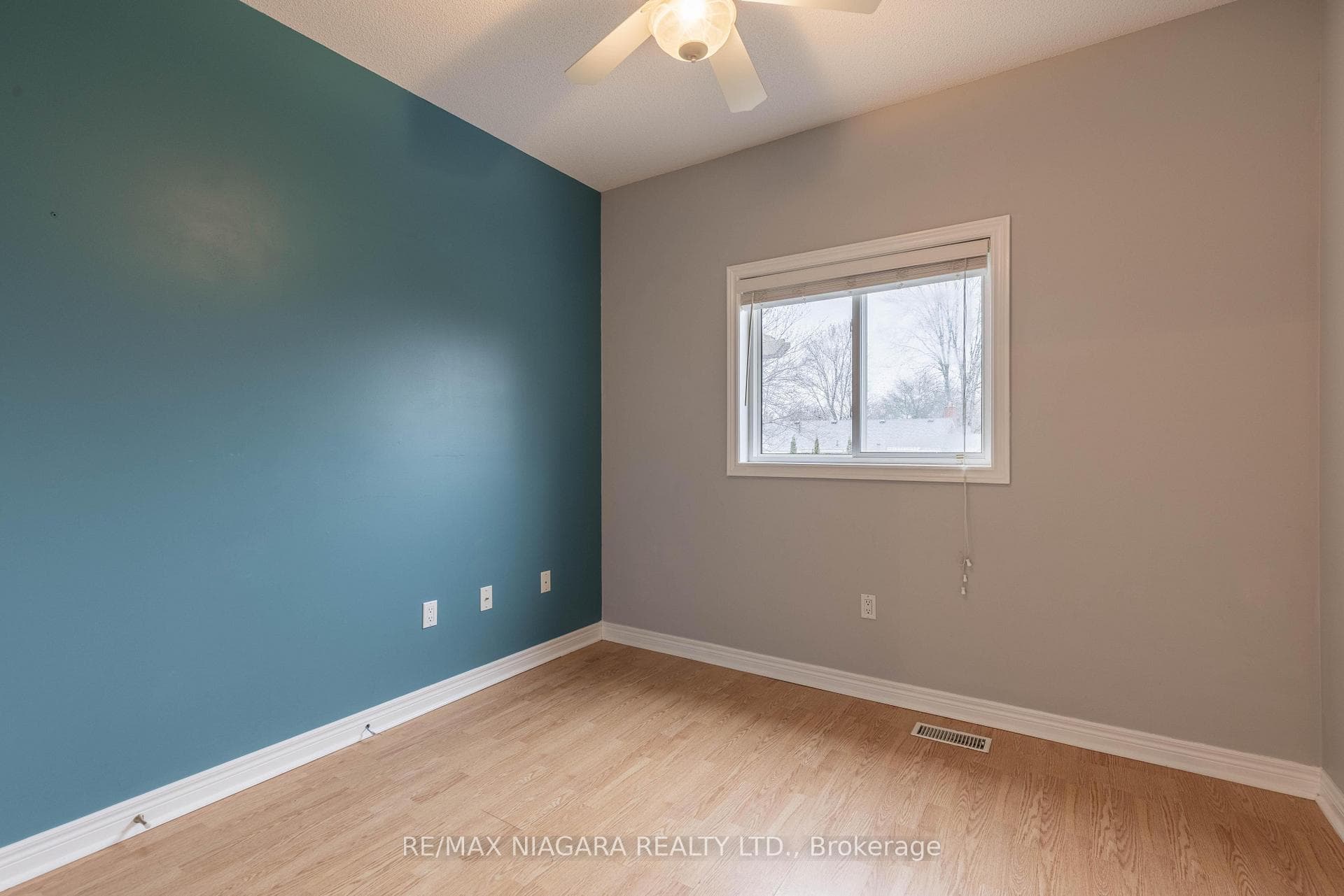 8846 Nassau Avenue photo 11