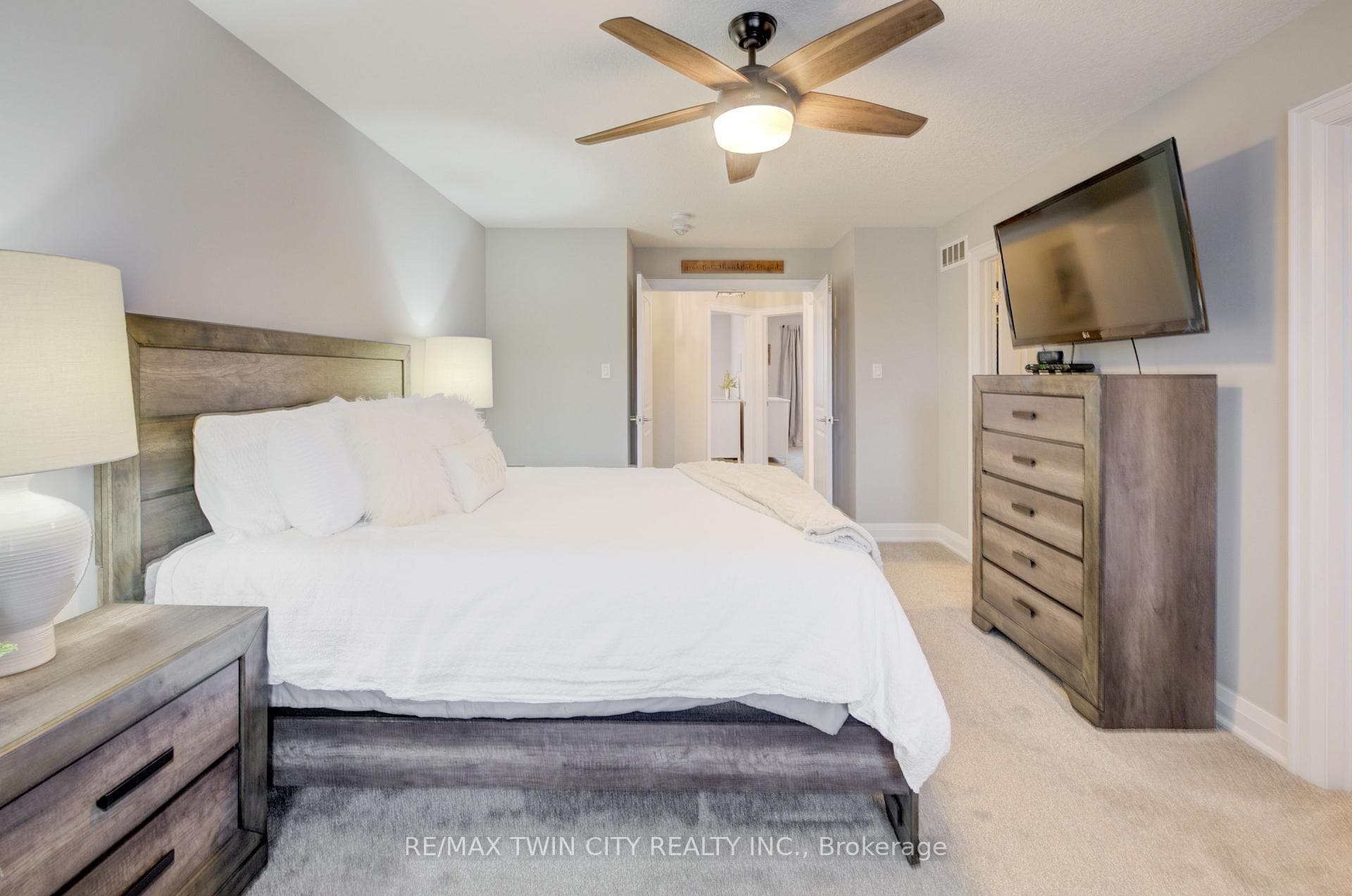 131 Woodberry Crescent photo 27