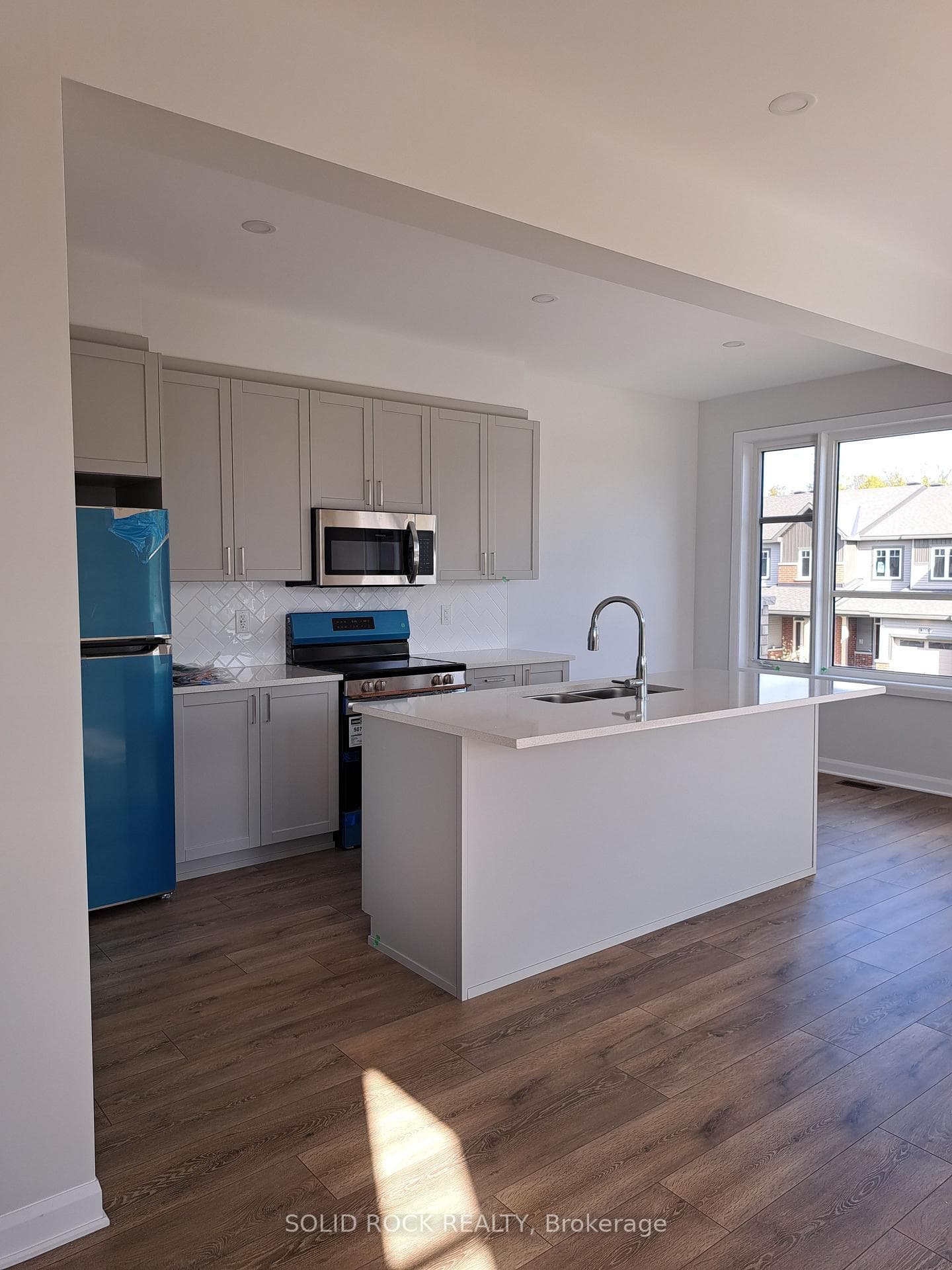 288 Elsie Macgill Walk photo 5