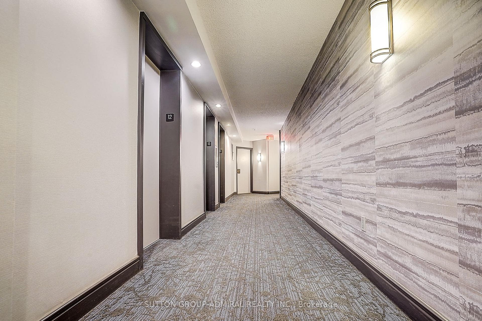25 Maitland Street Unit 1209 photo 2