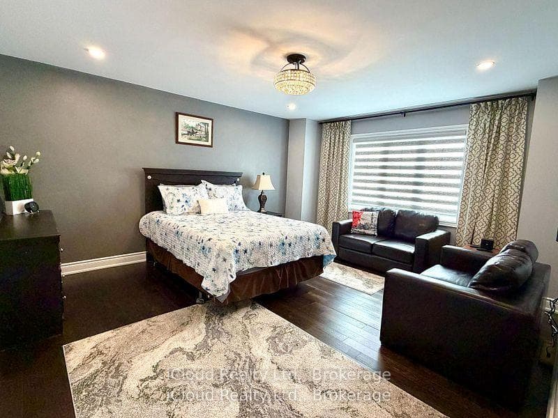 56 Esther Crescent photo 41