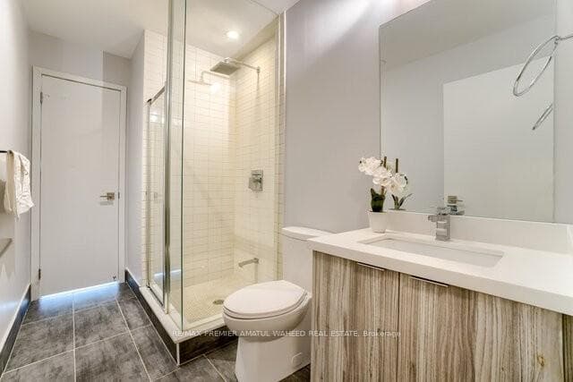 2916 Highway 7 Road Unit 902 photo 7