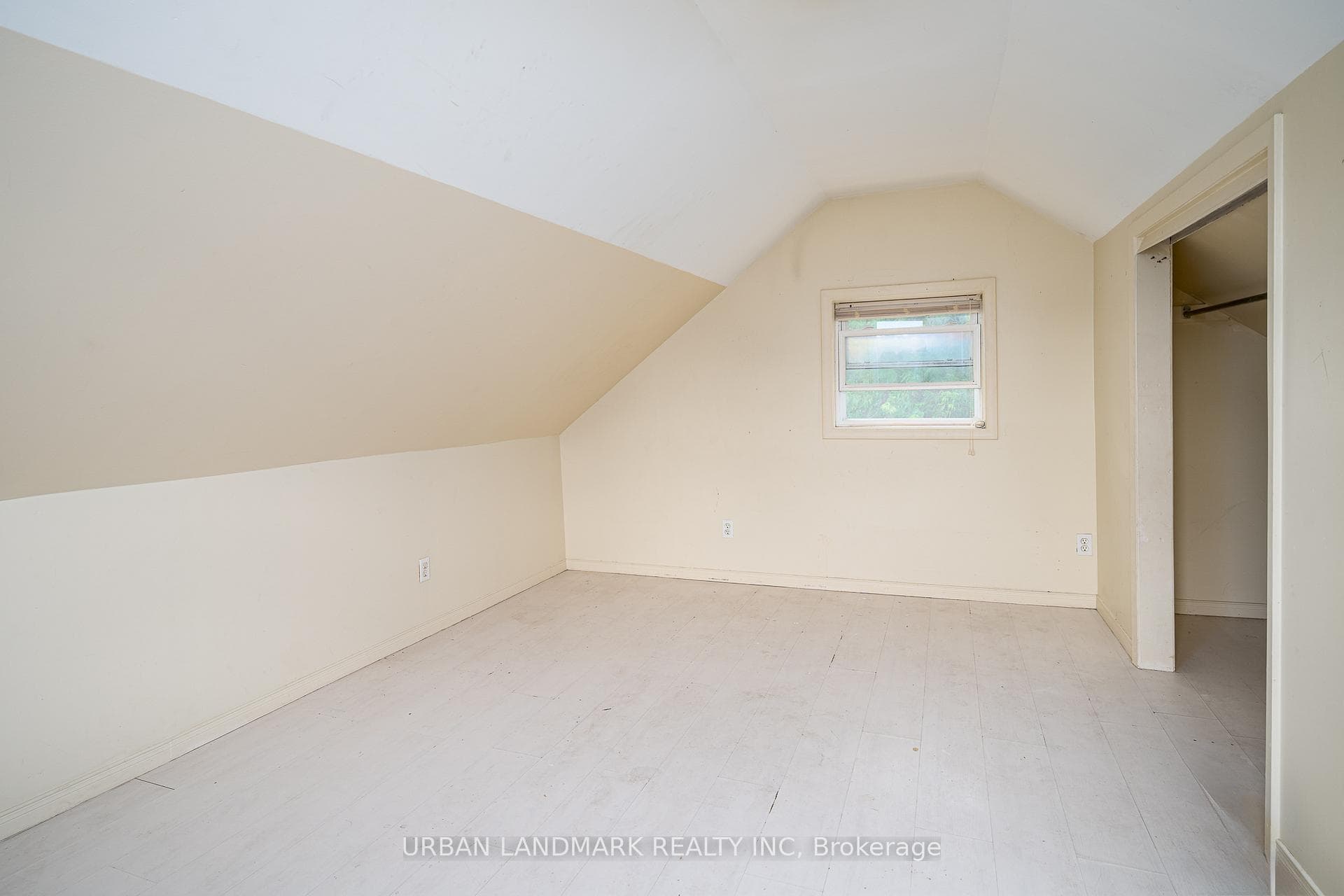 32 Dingman Street photo 18
