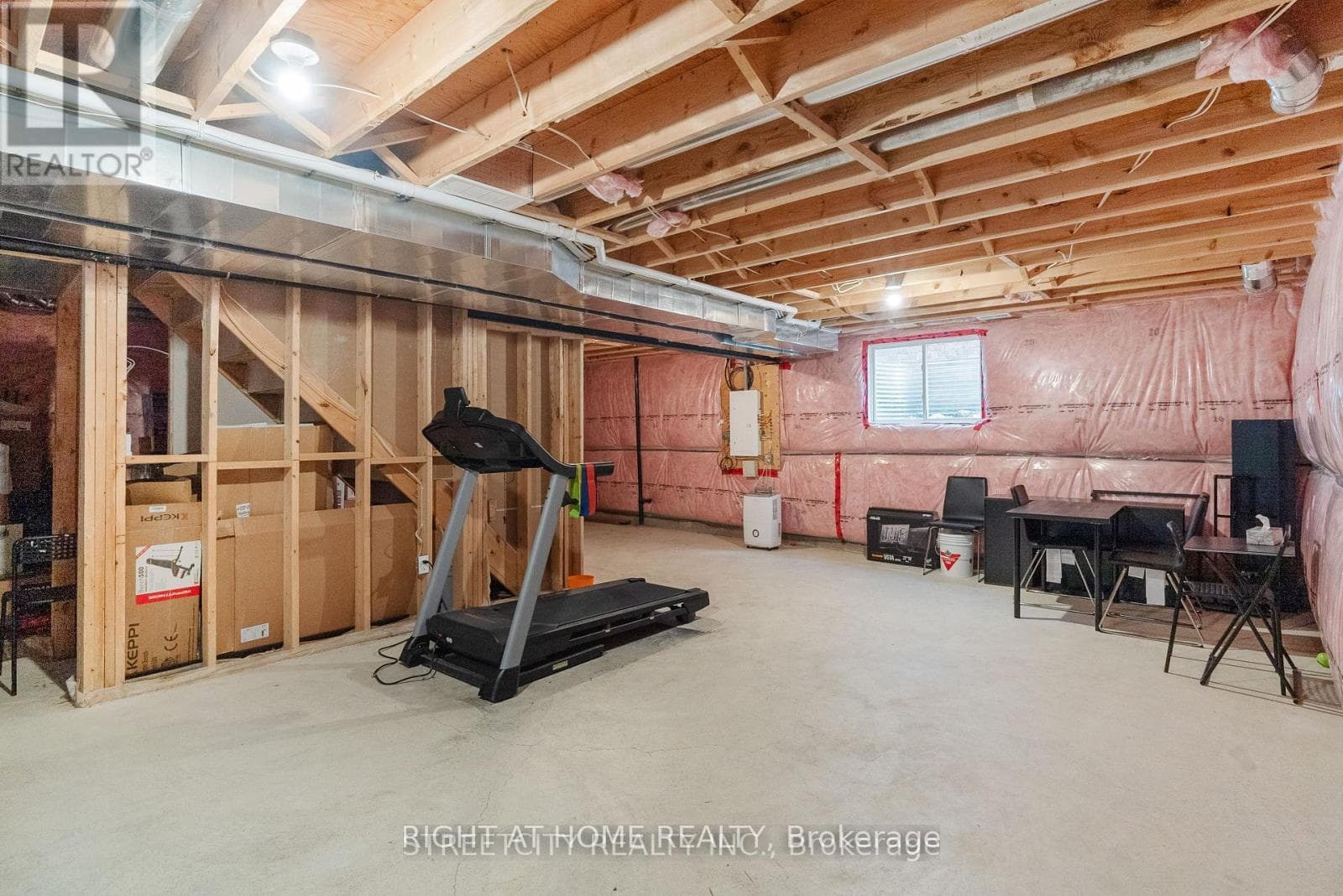402 TANSBURY Street photo 39