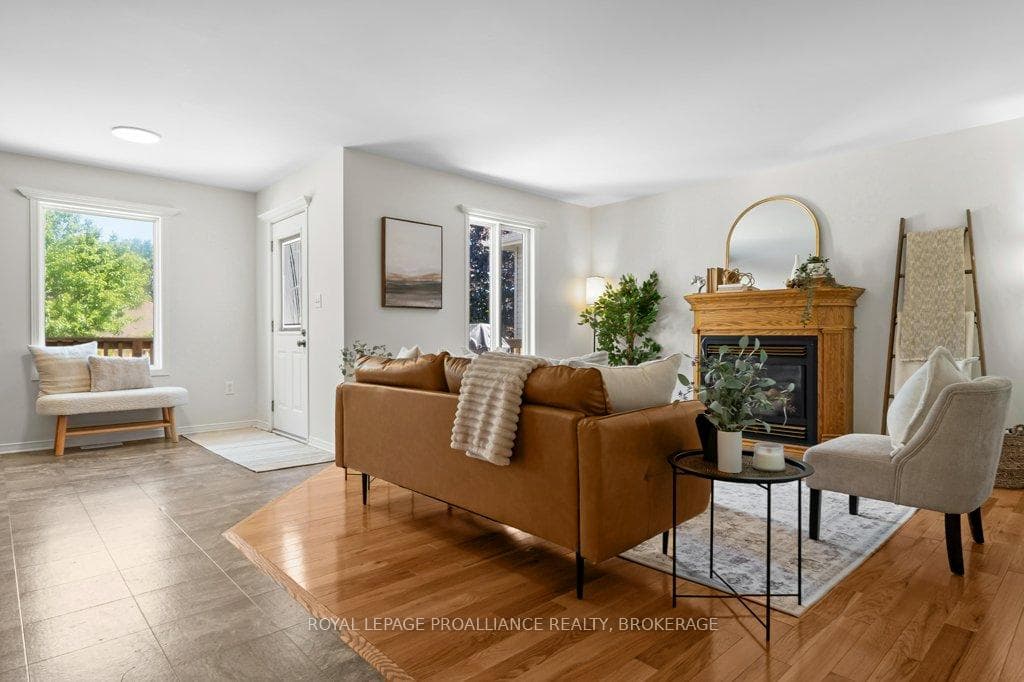 944 Ringstead Street photo 6