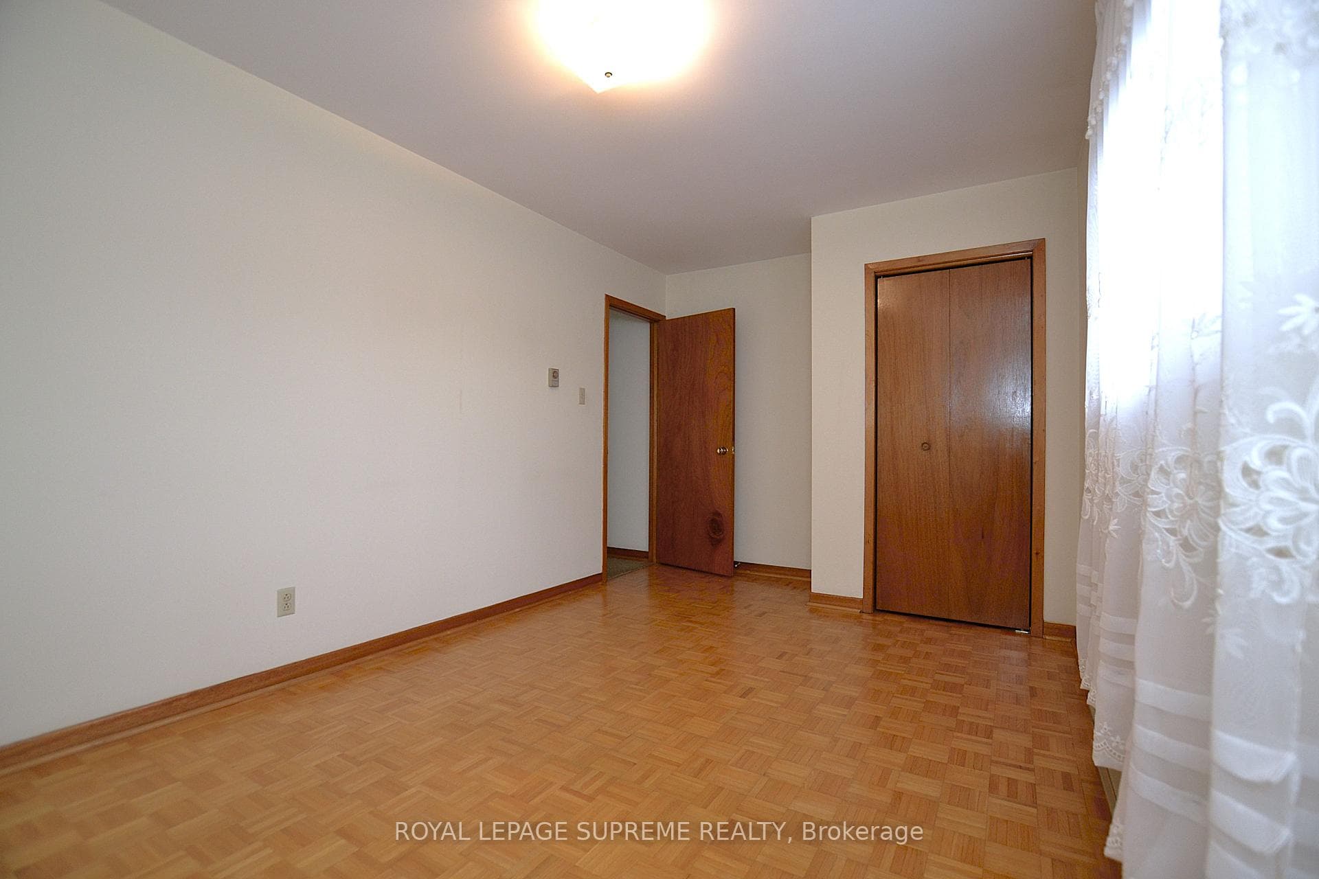 564 Christie Street photo 17
