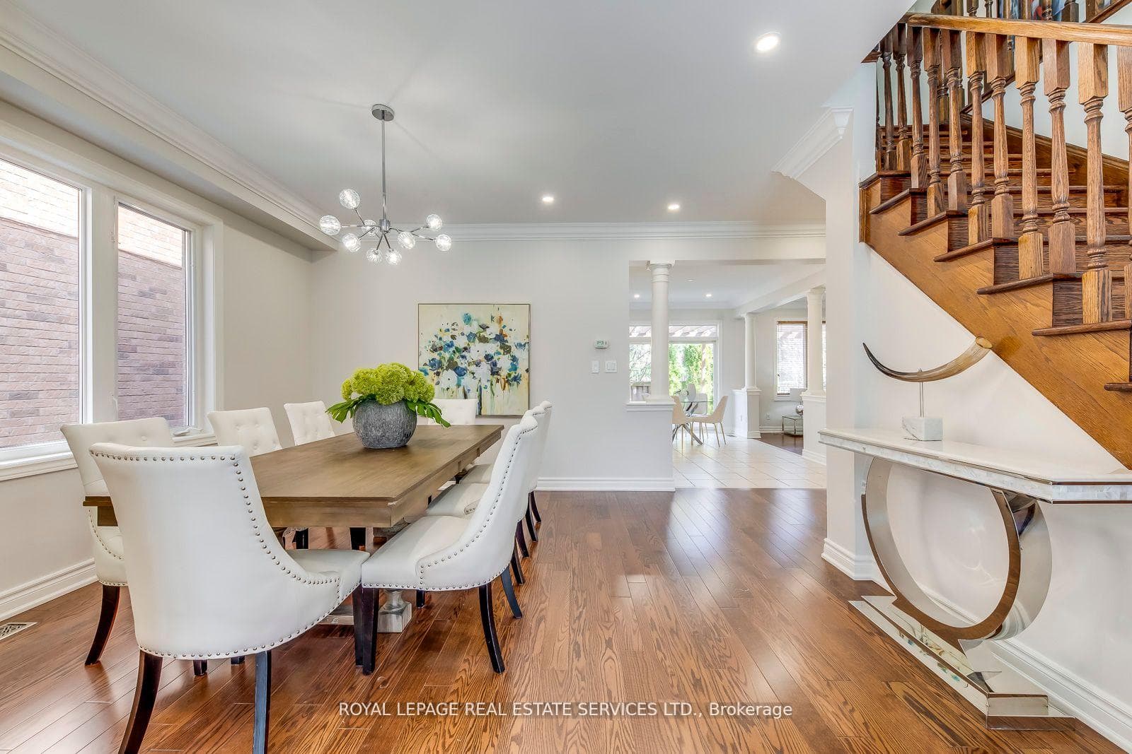 303 Burloak Drive photo 11