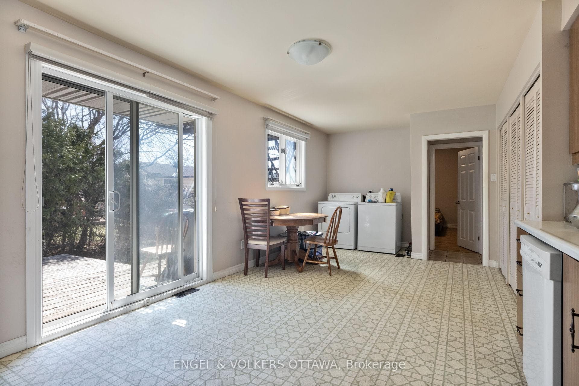 1311 S Avenue photo 16